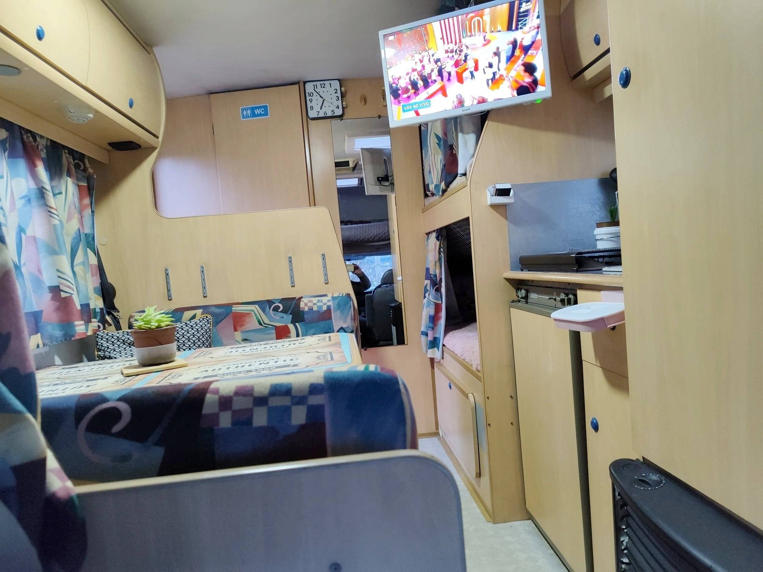 Challenger FORD TRANSIT