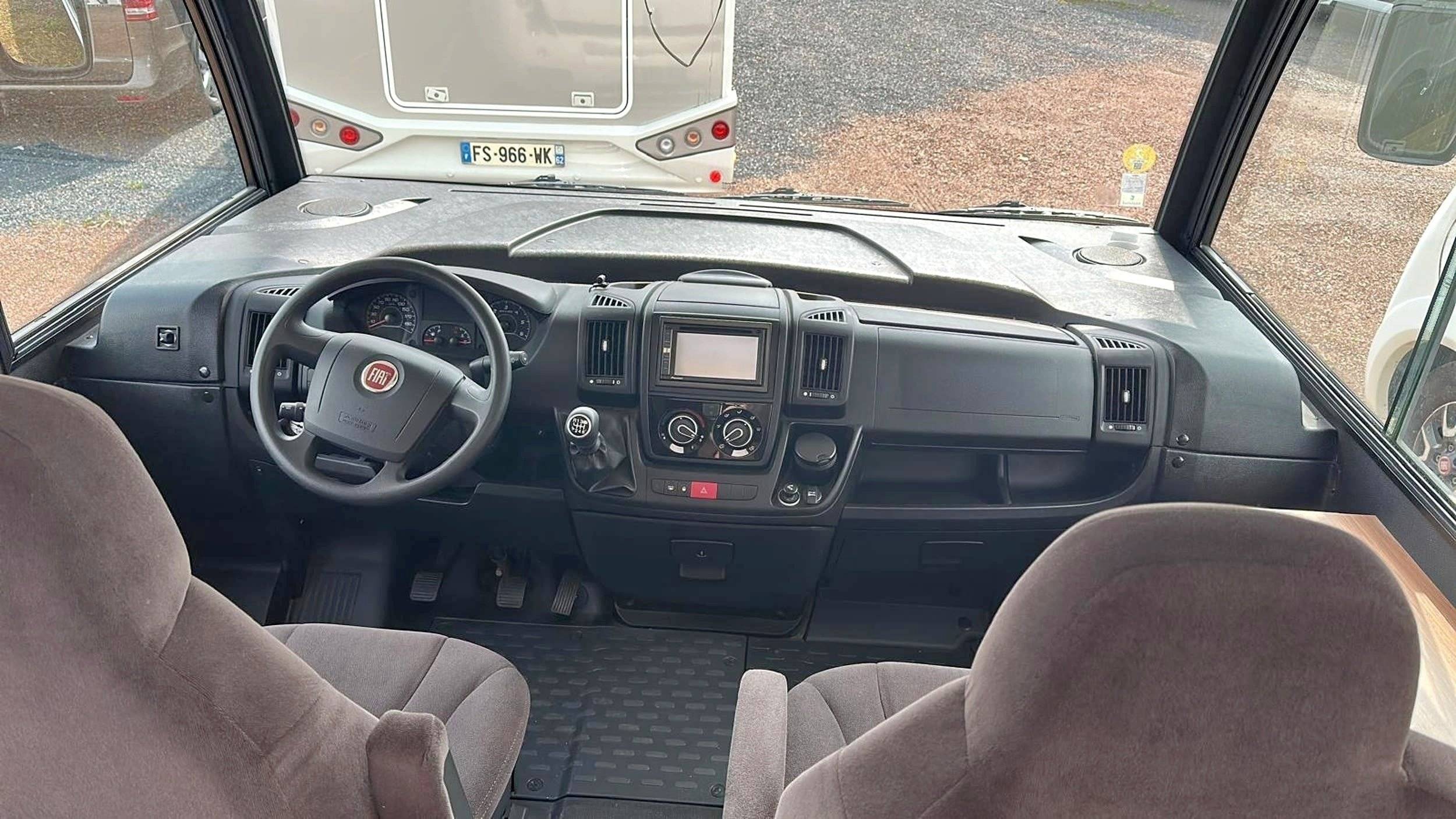 Cabina di guida Fiat Ducato 2,3 l 150 ch - Yescapa