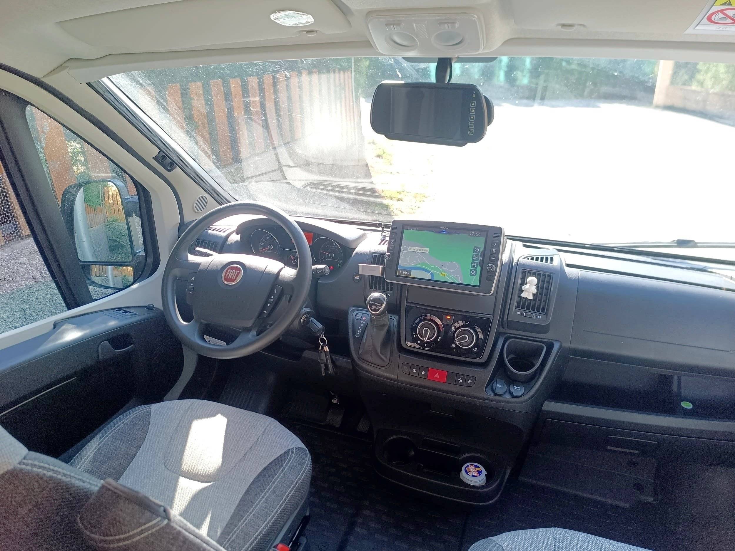 Weinsberg 630 MEG CARATOUR