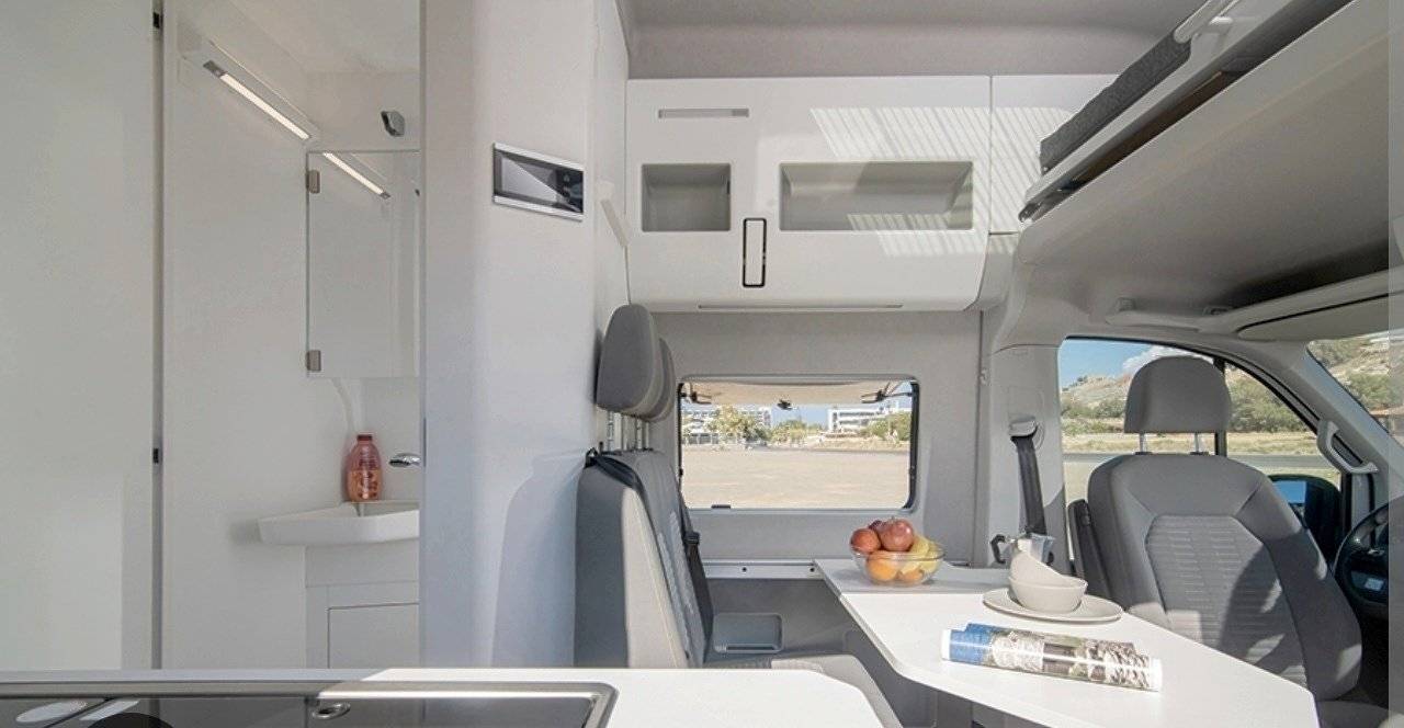 Dining Area Volkswagen - Yescapa