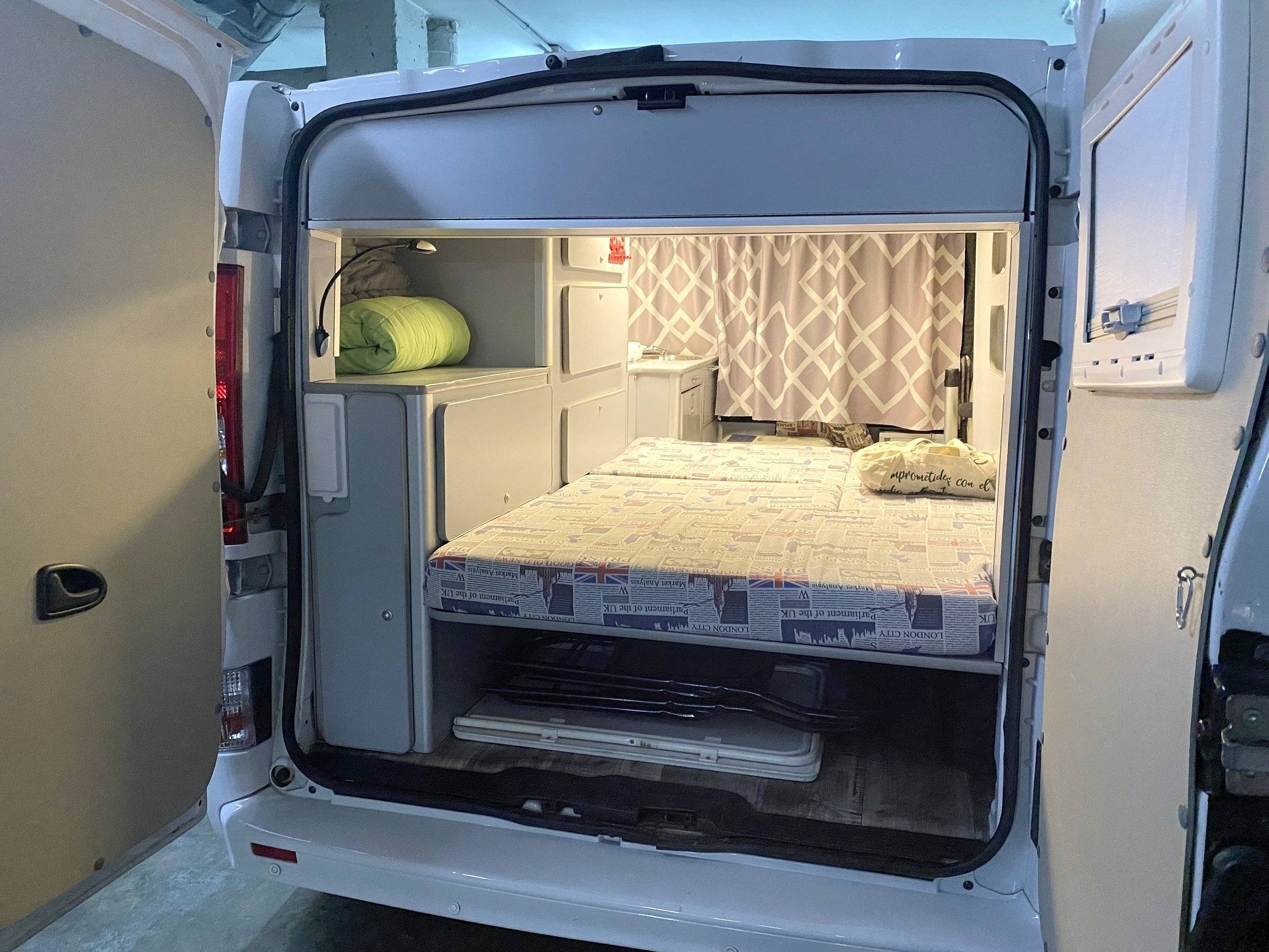 Dormidas Opel Vivaro Cargo 2.0 CDTI - Yescapa