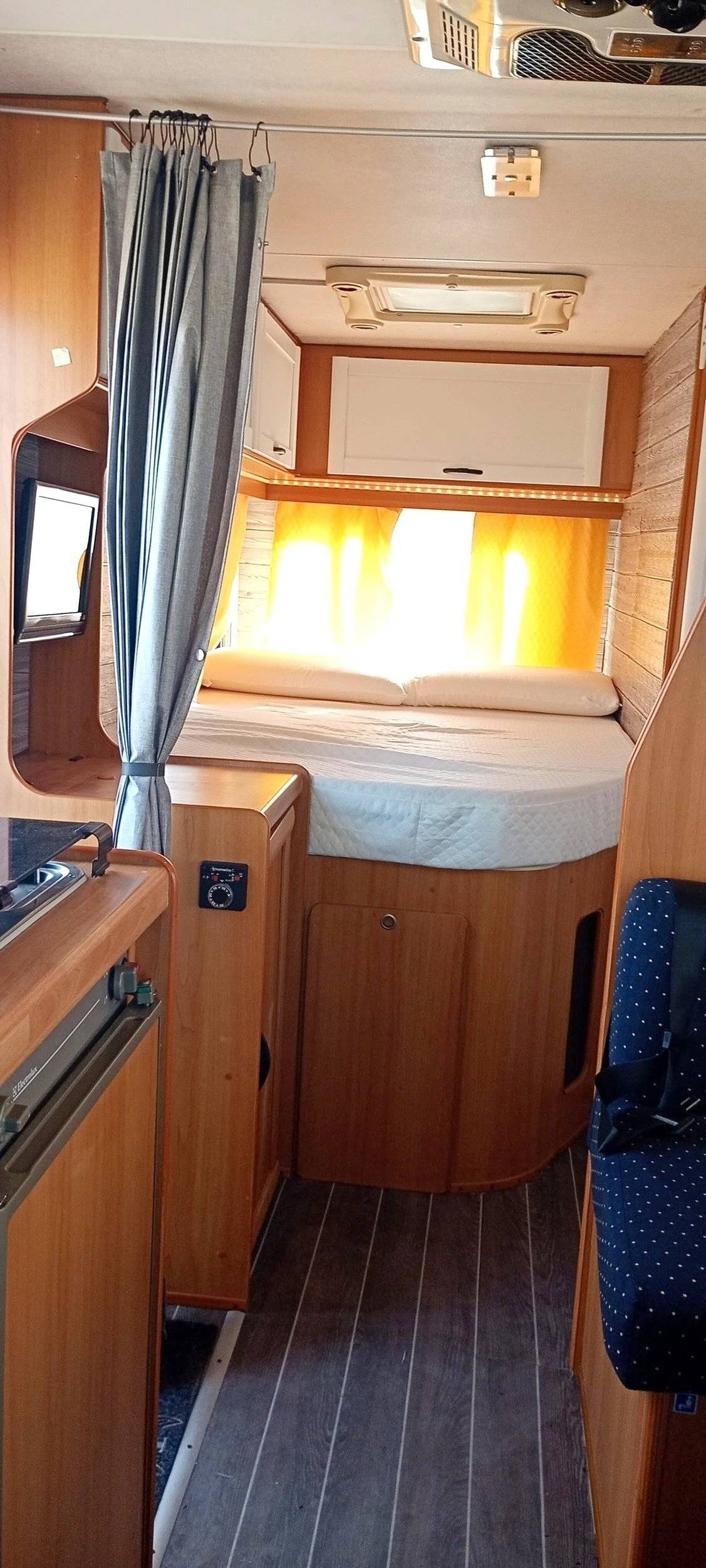 Berth Fiat fiat ducato 2800 JTD - Yescapa