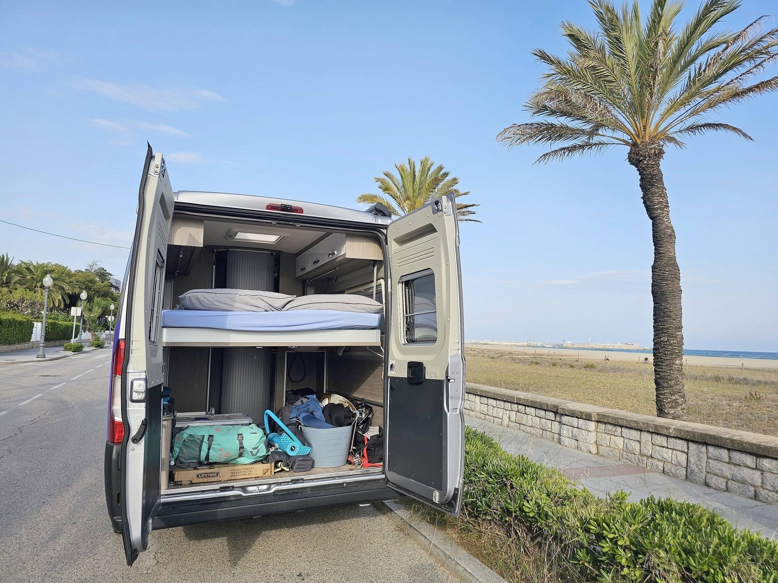 ACTIVANS SURF Family Camper 
