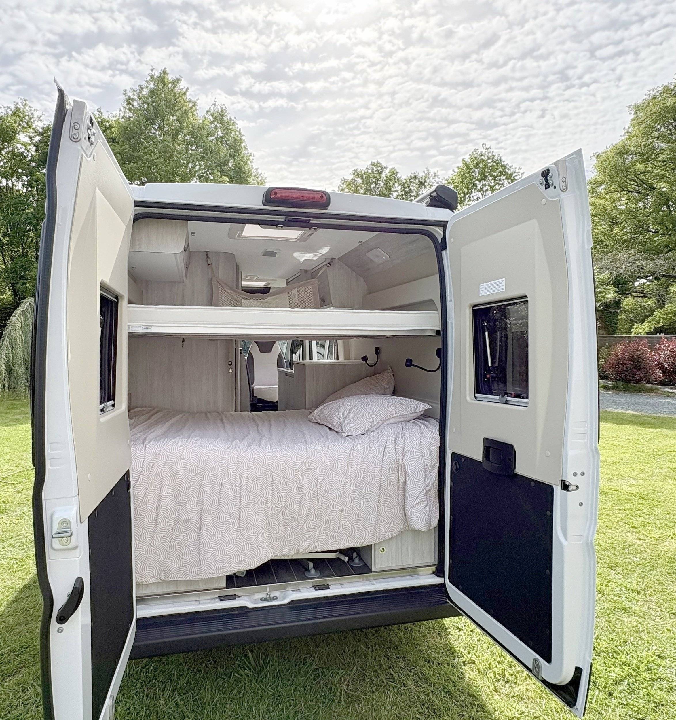 Schlafplätze Fiat 2,2L JTD - Yescapa