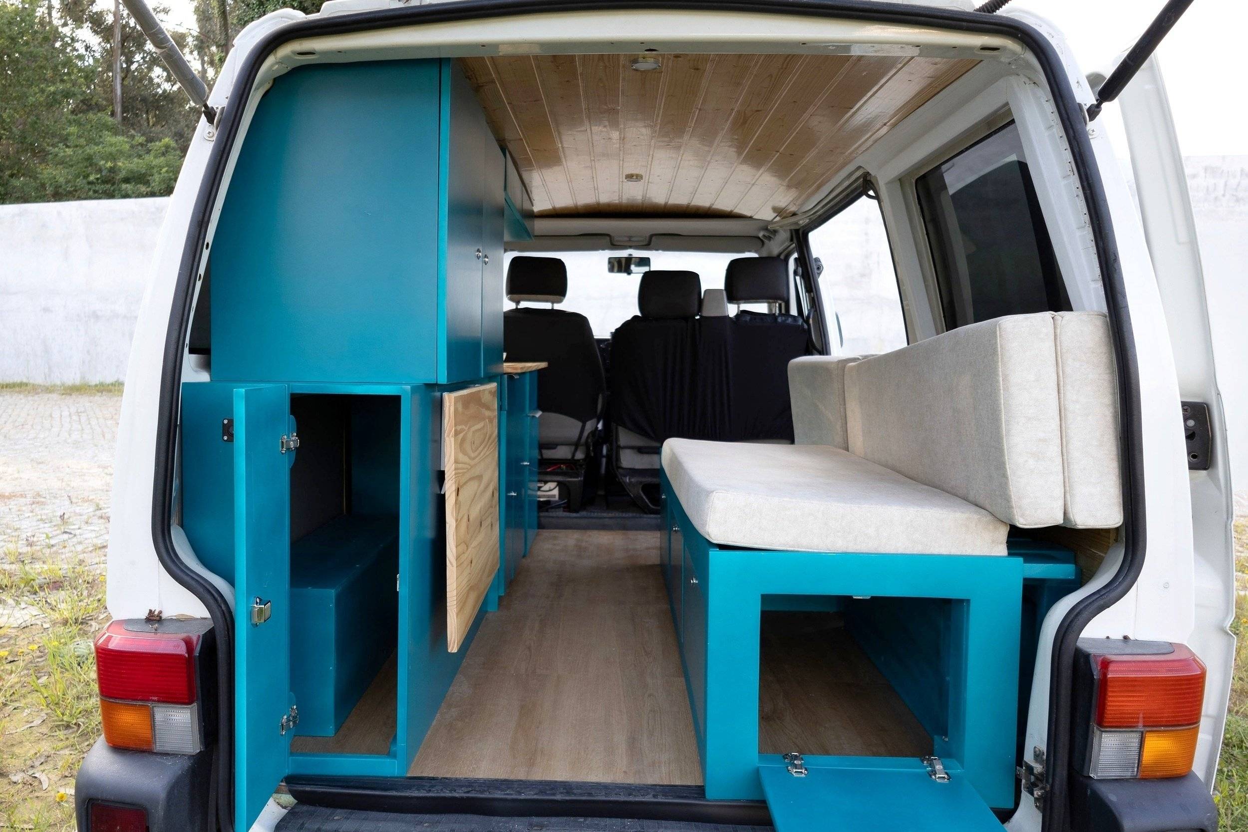 VanCowork Transporter T4 Multivan