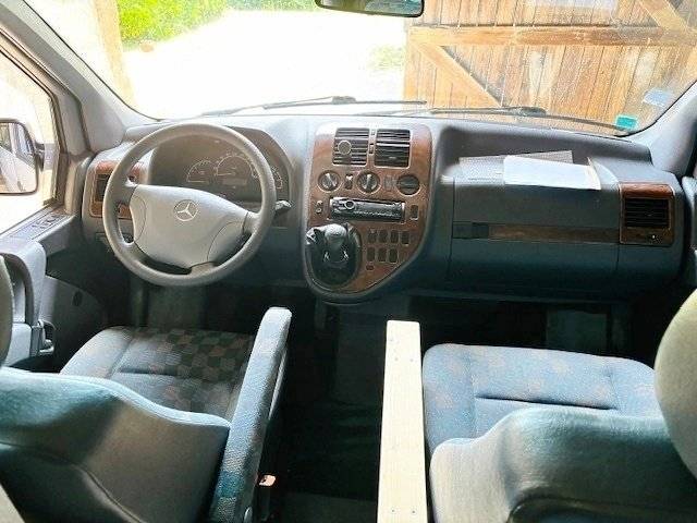Fahrerbereich Mercedes Vito 111 CDI 116 ch - Yescapa