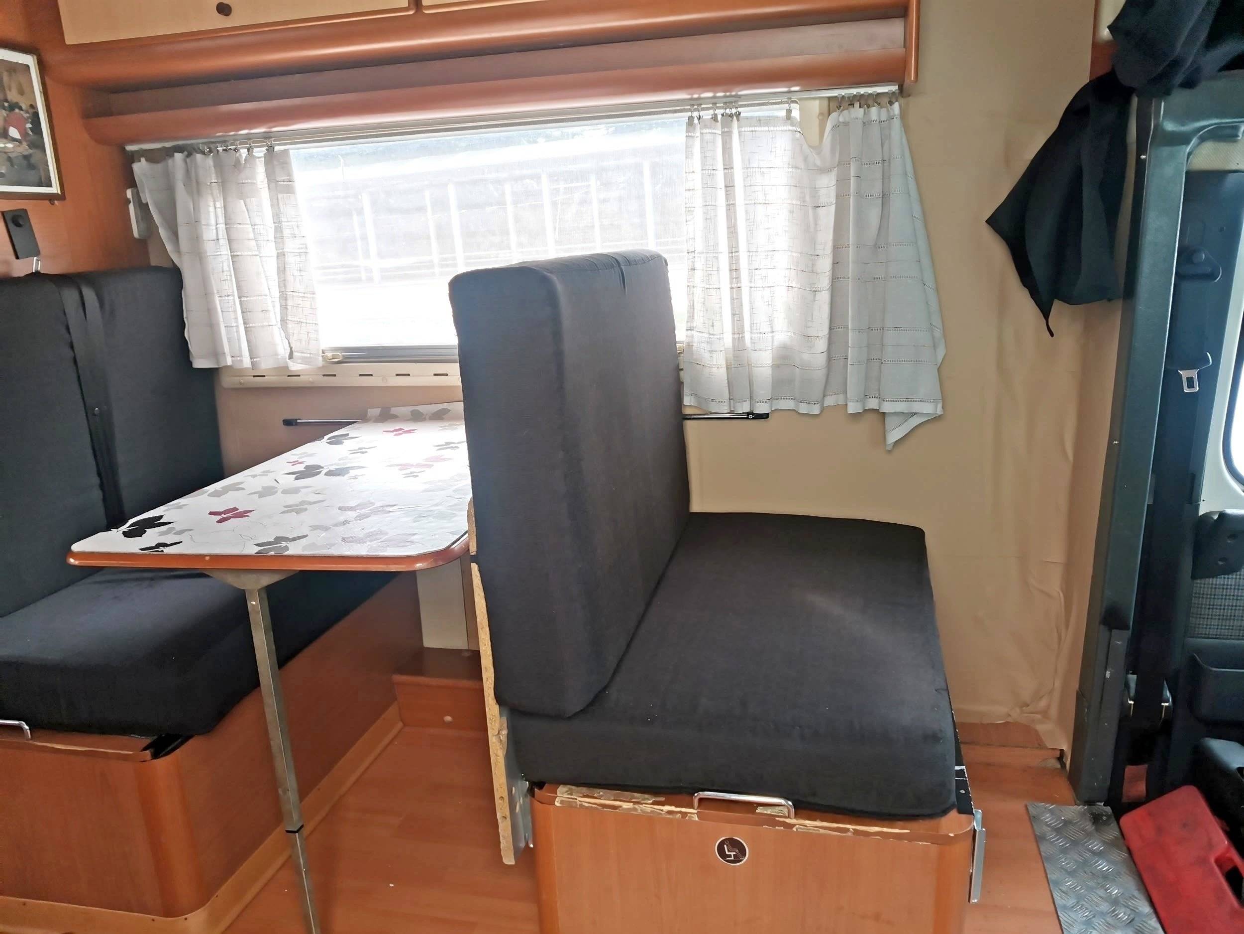 Coin repas Fiat Ducato 290 - 2.5 TD - Yescapa