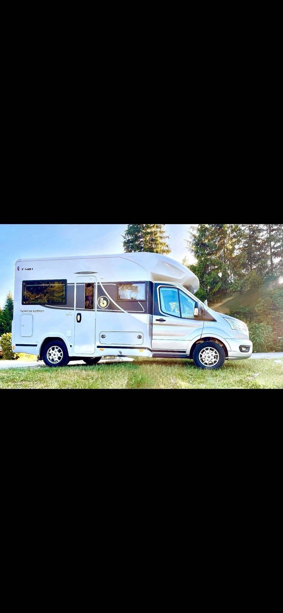 Front view from 3/4 Ford 165CV Boite auto LUXURY - Yescapa