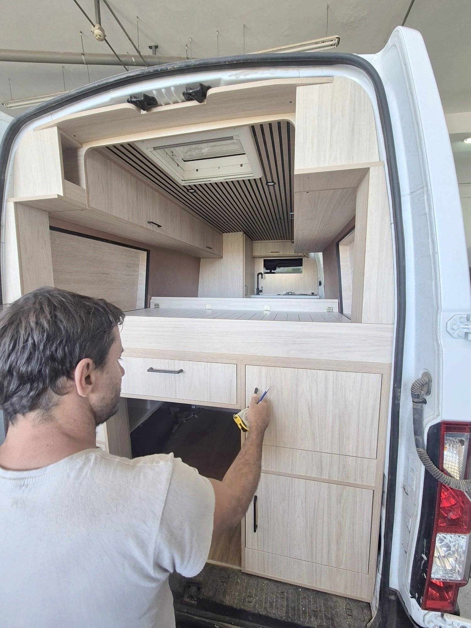 Kitchen Renault Master 3,0 l. dCi 140 ch. - Yescapa
