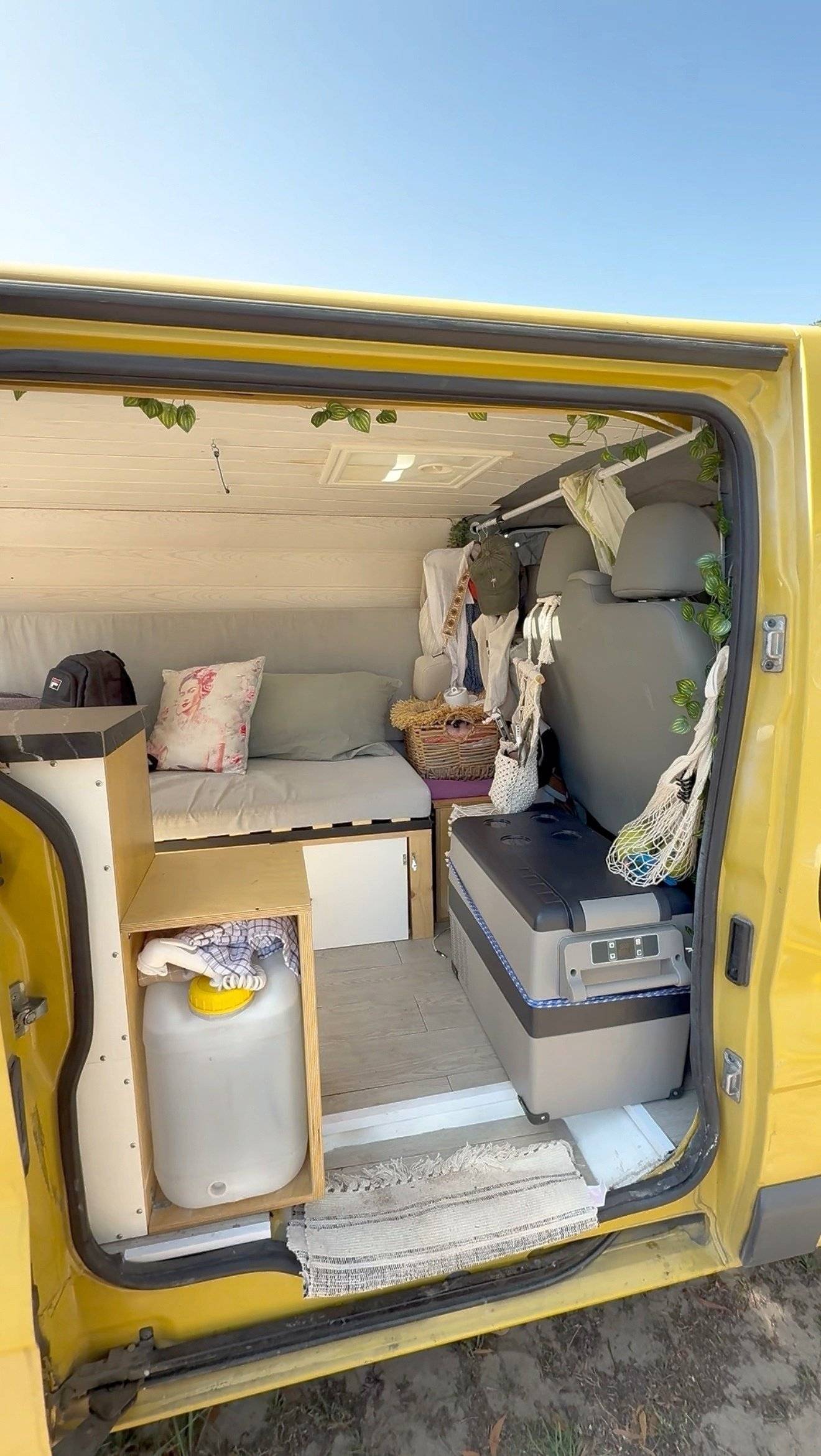 Cuina Renault Trafic DCI 100ch - Yescapa