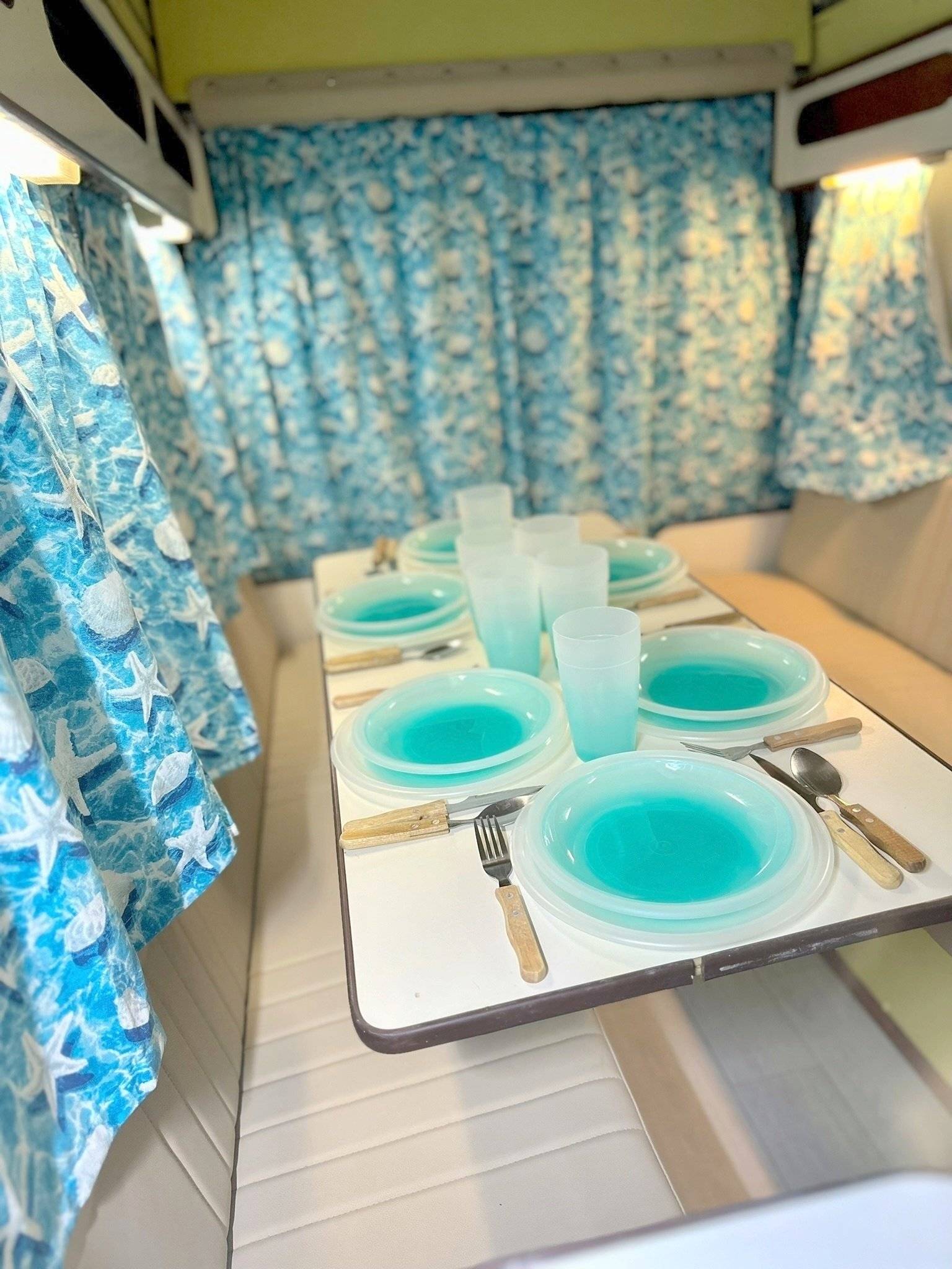 Essecke Mercedes 207 D - Yescapa