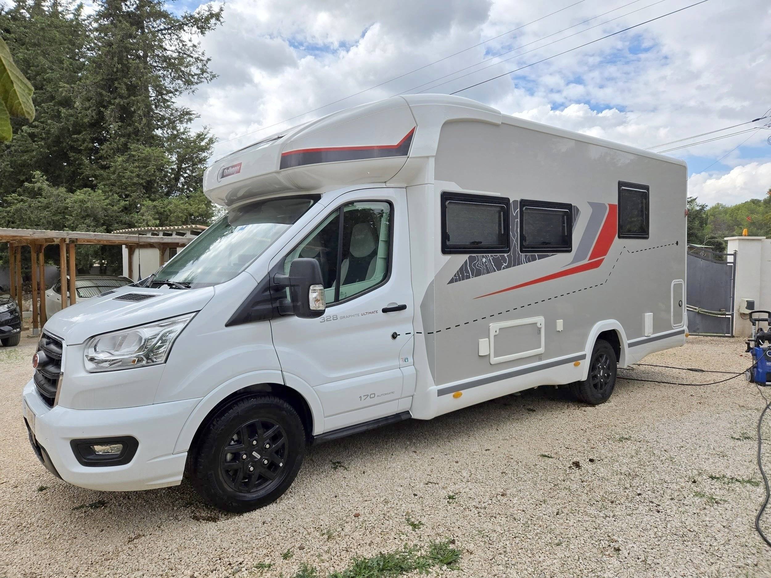 Challenger 328 Graphite Premium