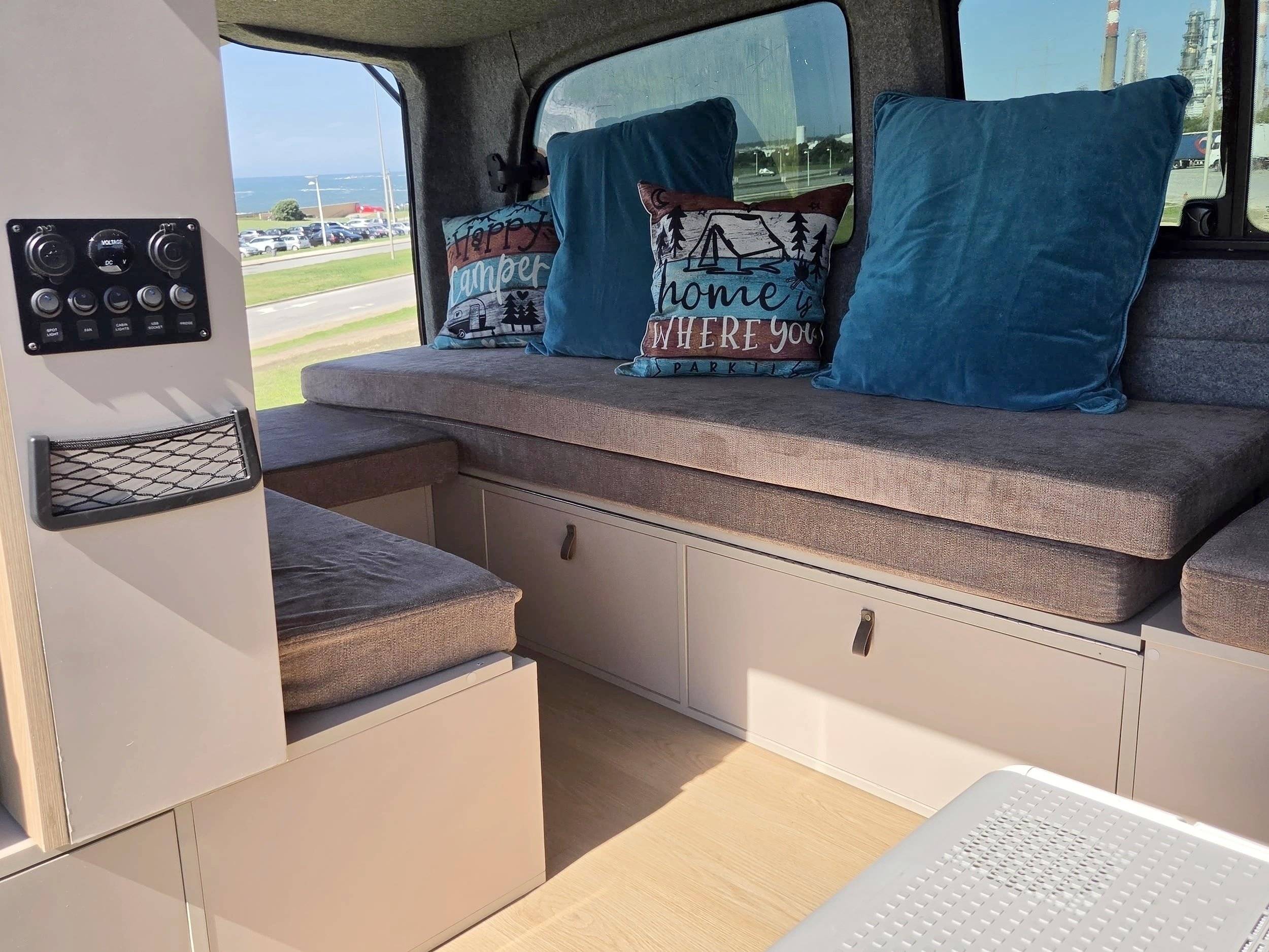 Vista frontale a ¾ Mercedes - Yescapa