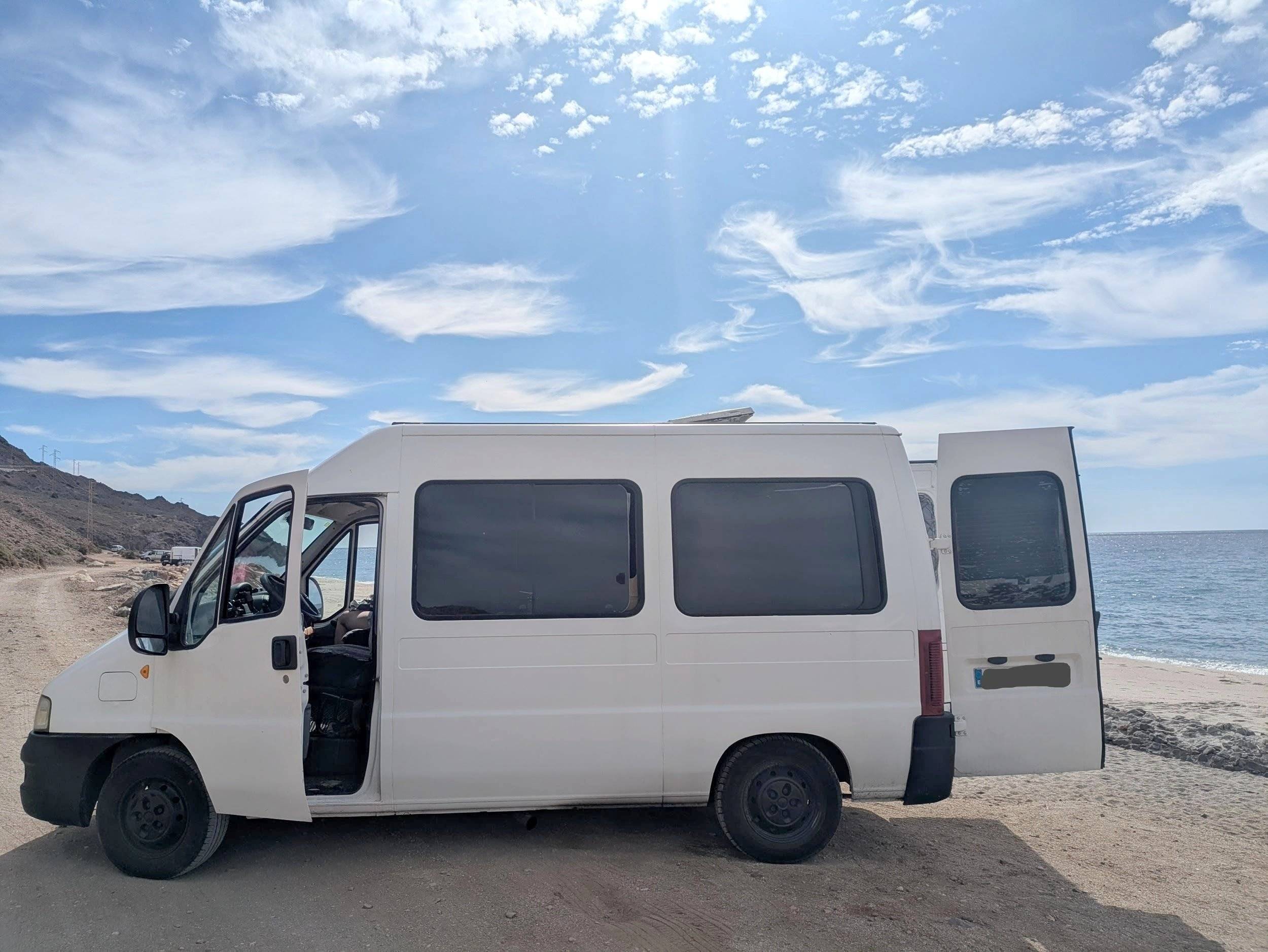 Front view from 3/4 Fiat - Yescapa