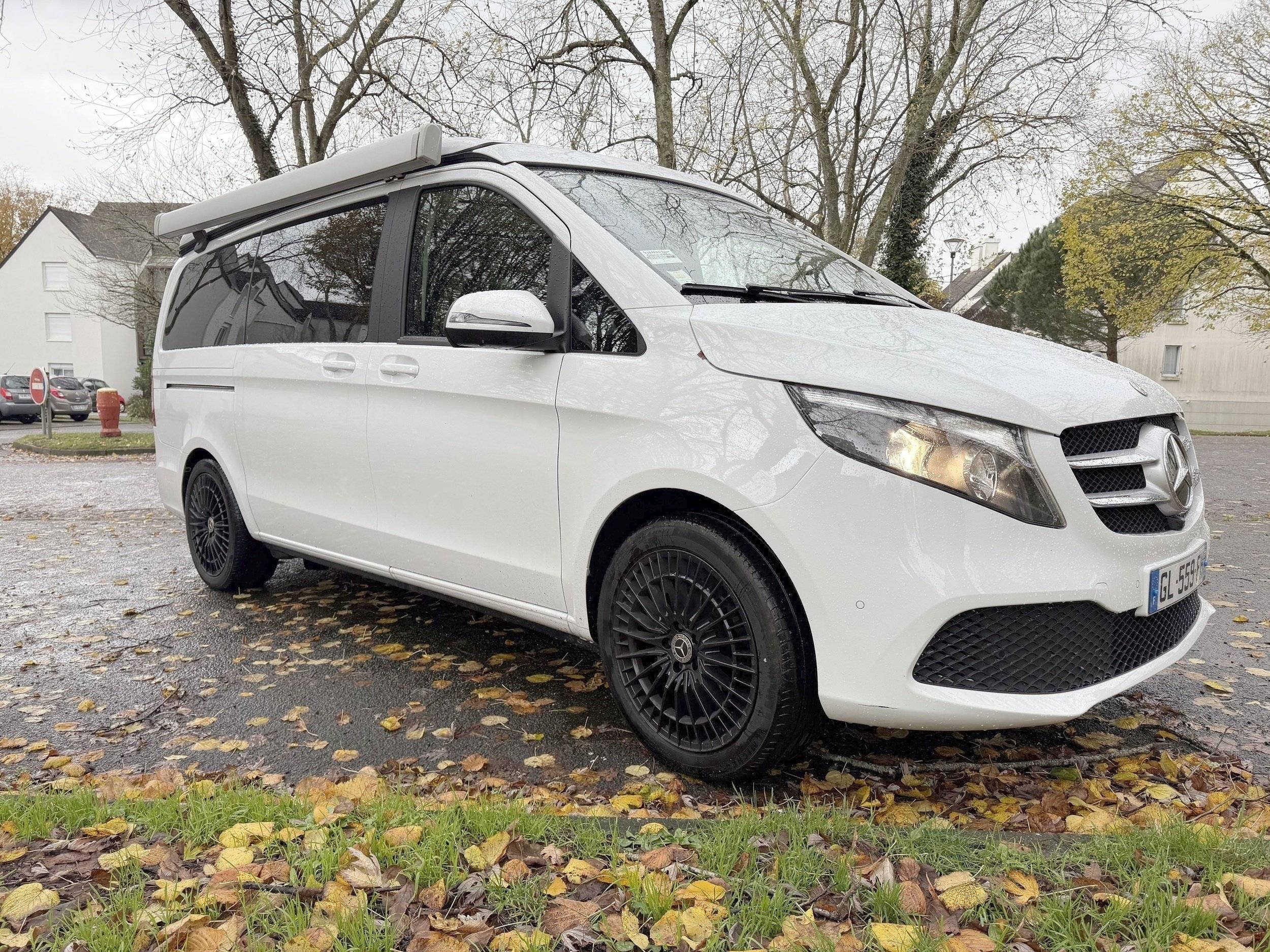 Área de jantar Mercedes Viano Marco polo 2,2 l 163 ch - Yescapa