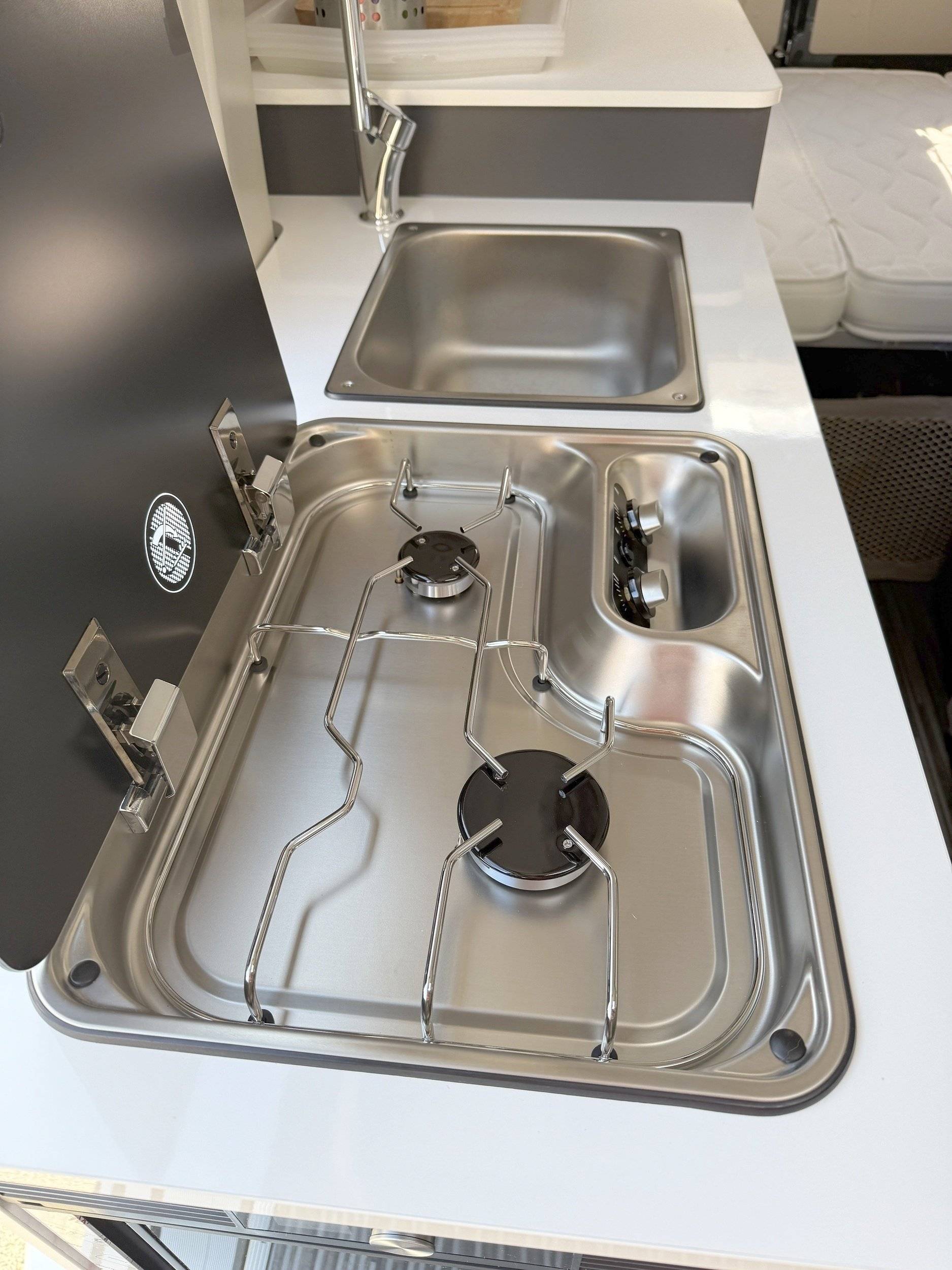 Kitchenette Fiat Fiat Ducato, 2.3 l 140 Multijet, Euro 6d-Temp - Yescapa