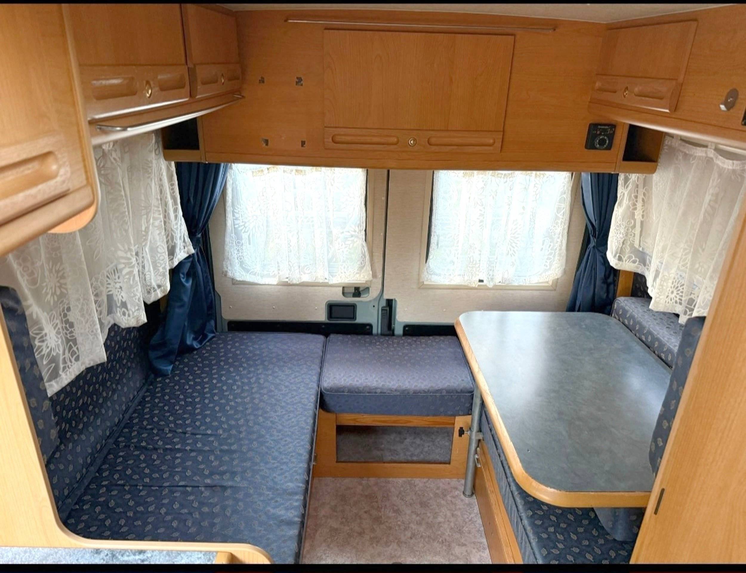 Comedor Peugeot Boxer 2,8 HDI - Yescapa