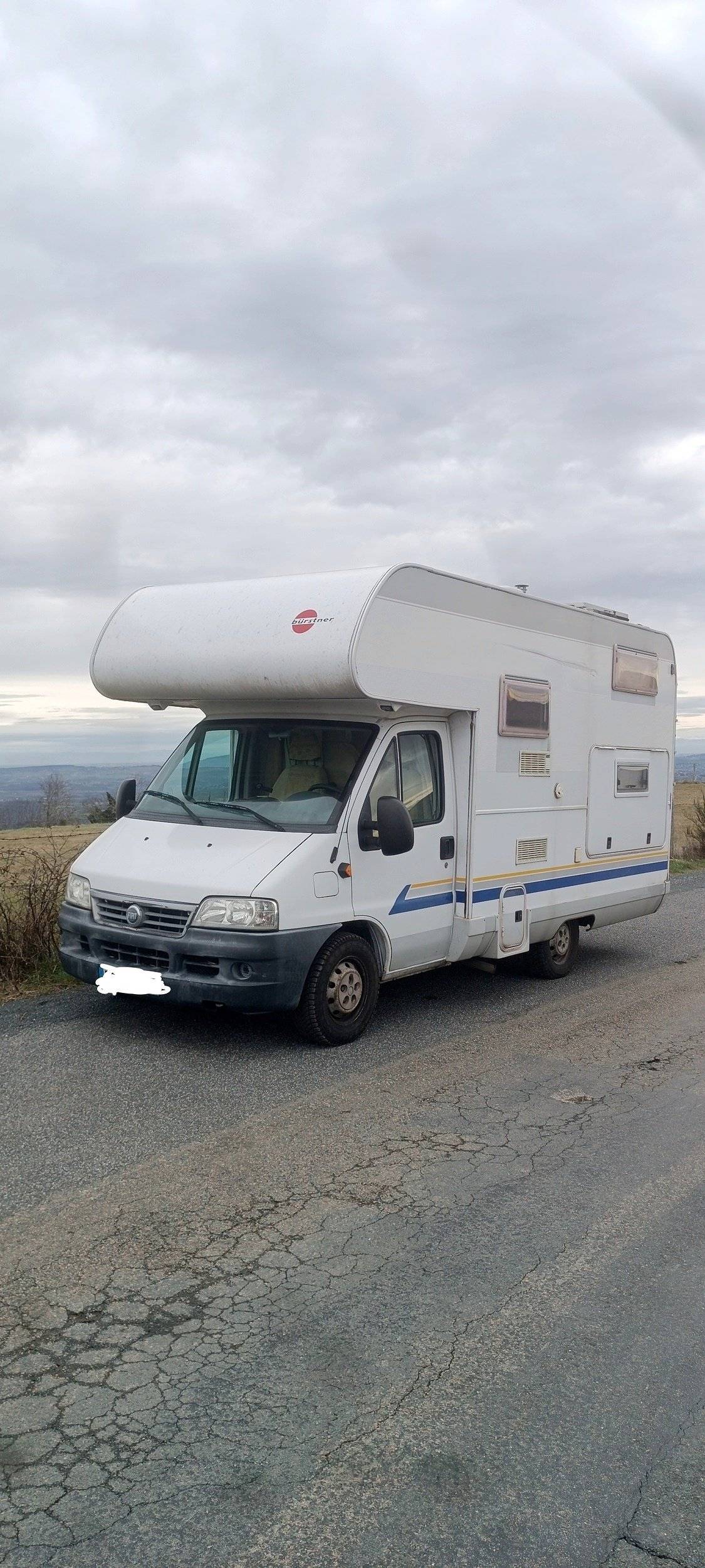 Voorkant 3/4 Fiat - Yescapa