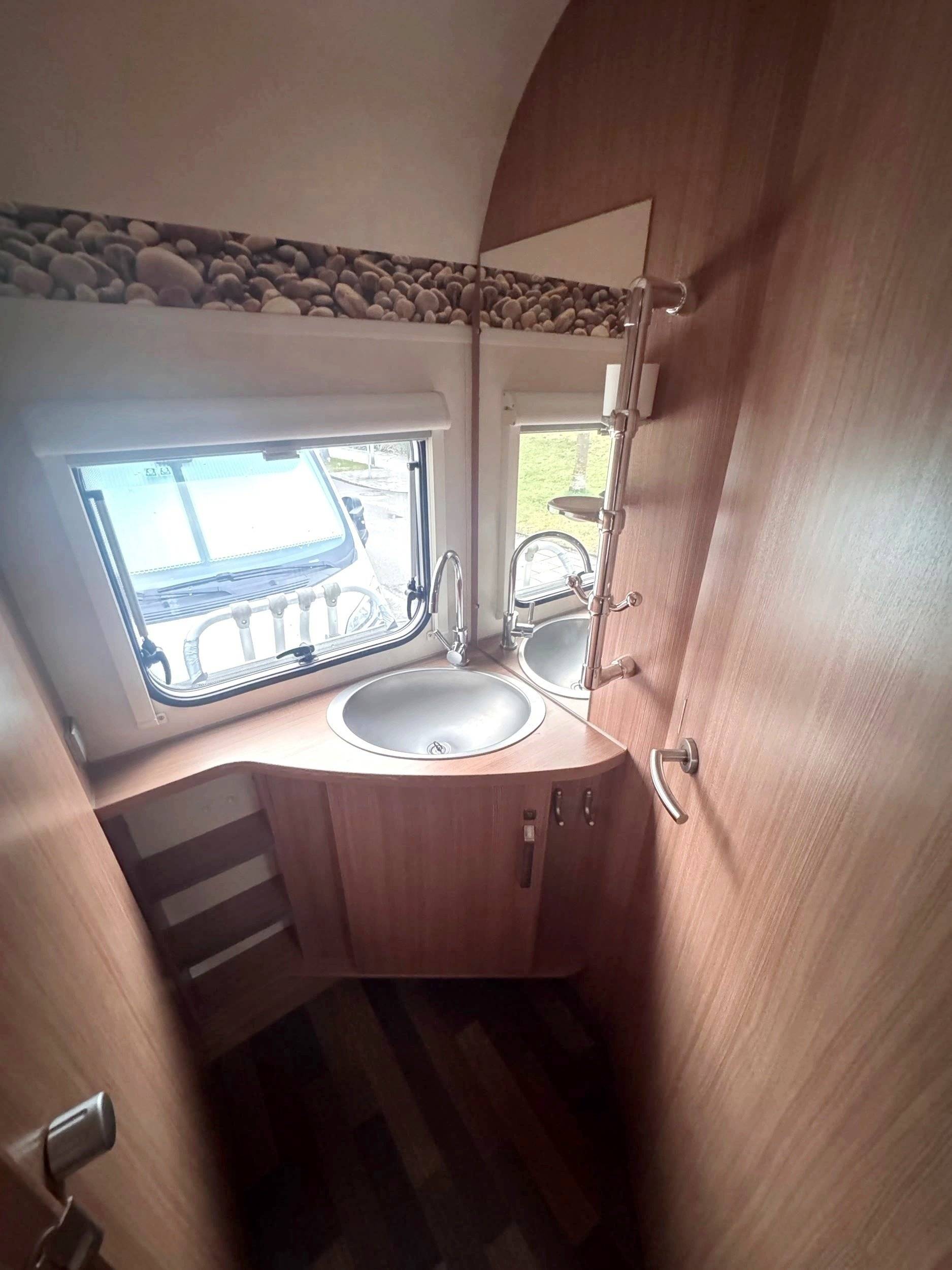 Knaus 600 Dkg Sky Traveller