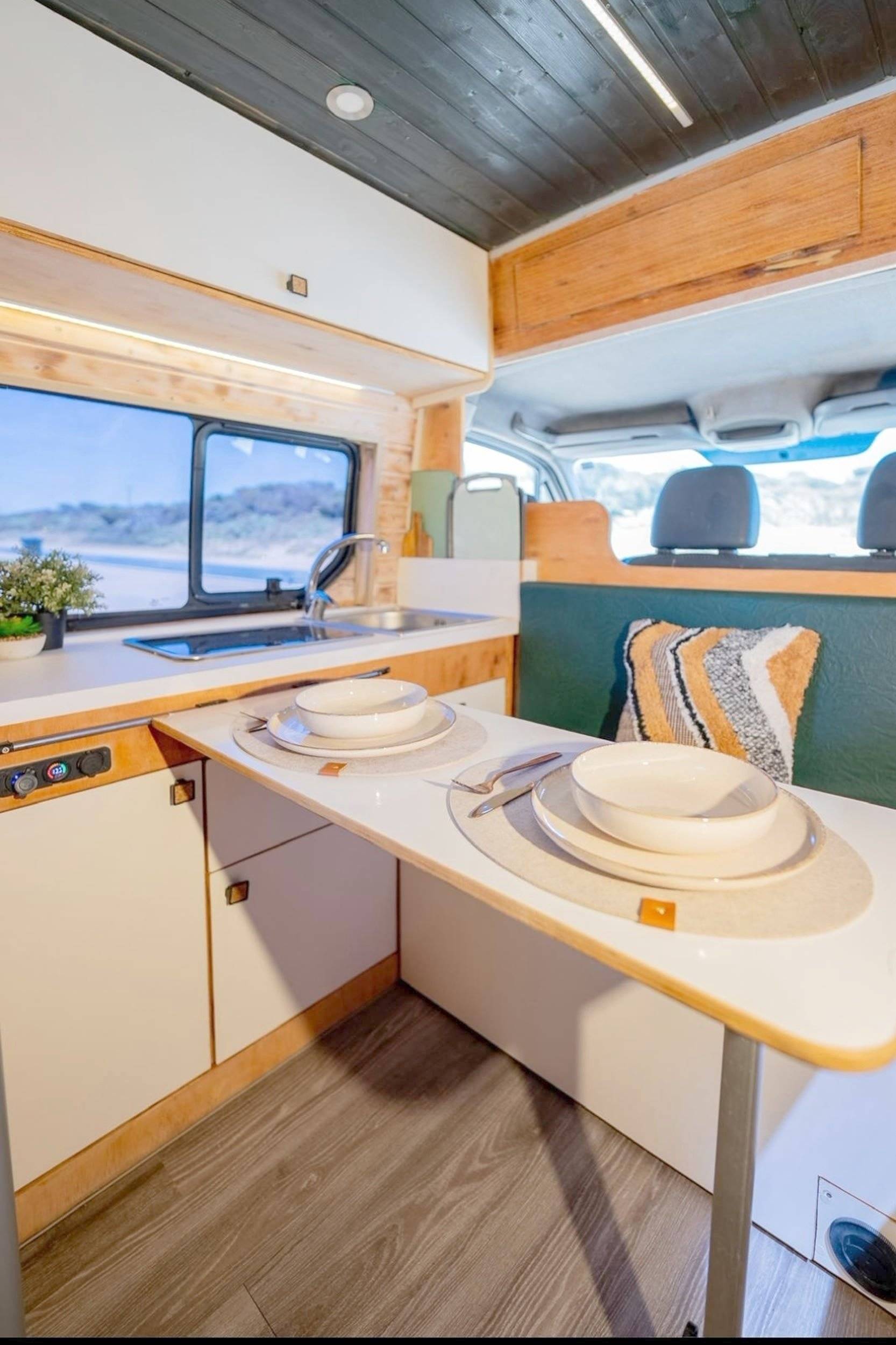 Comedor Mercedes Sprinter 315 cdi 150cv - Yescapa