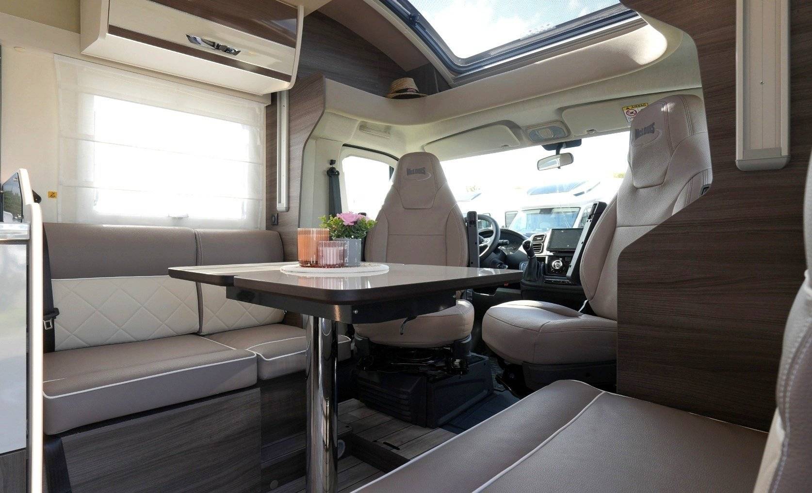 Dining Area Fiat 2,3 l 130 ch - Yescapa