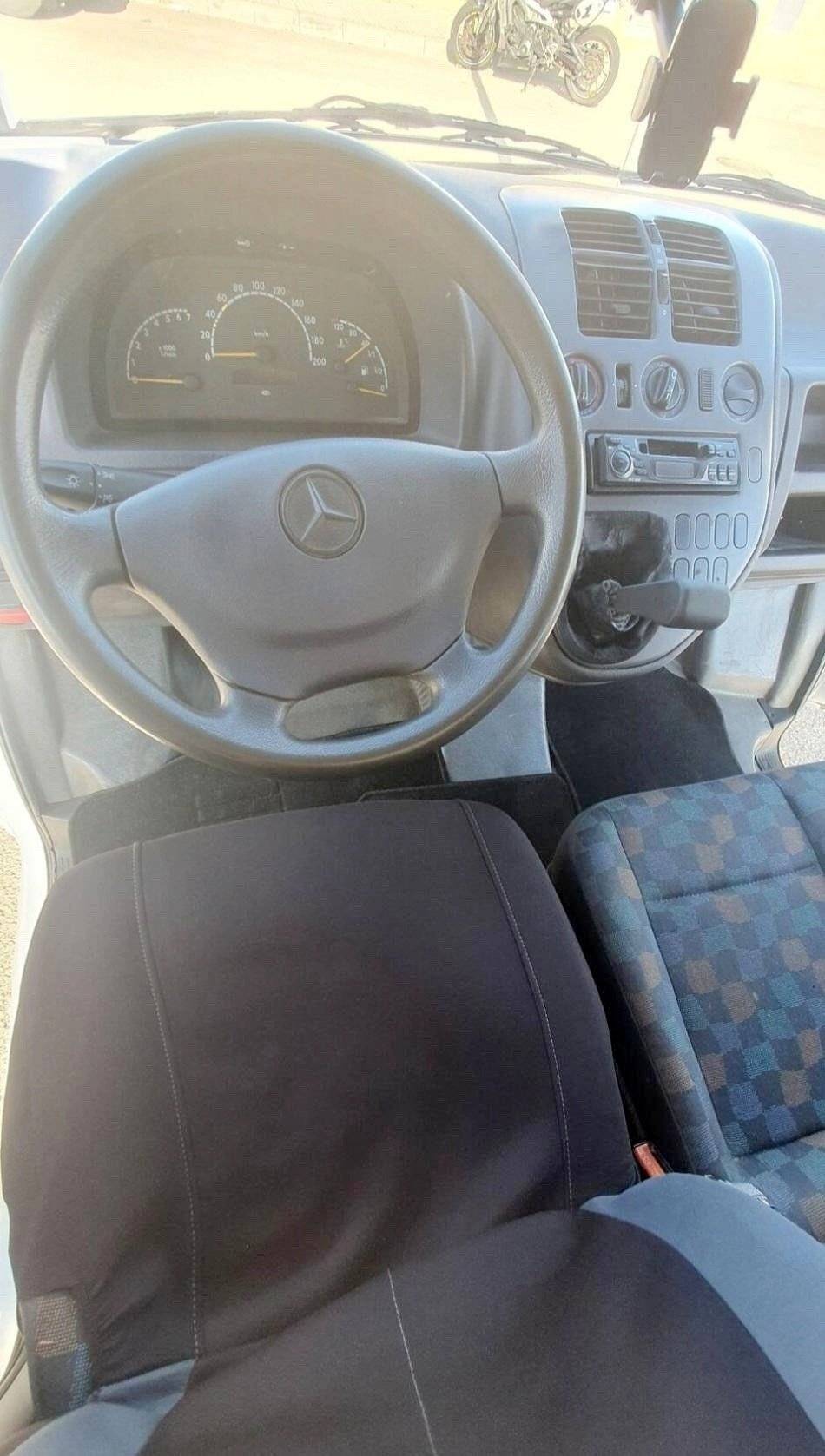 Fahrerbereich Mercedes Mercedes vito - Yescapa