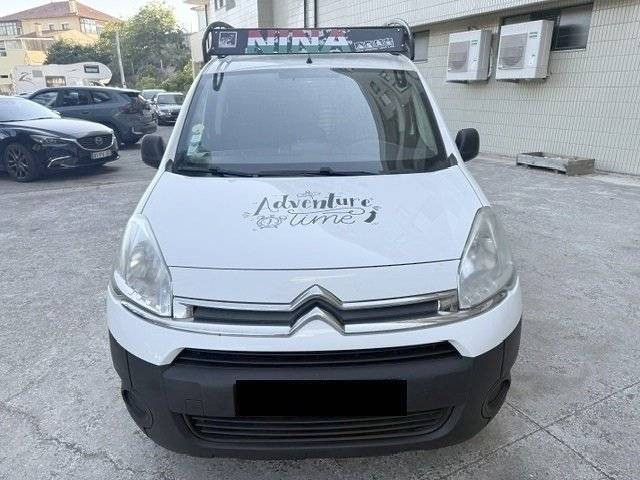 Van Mania van