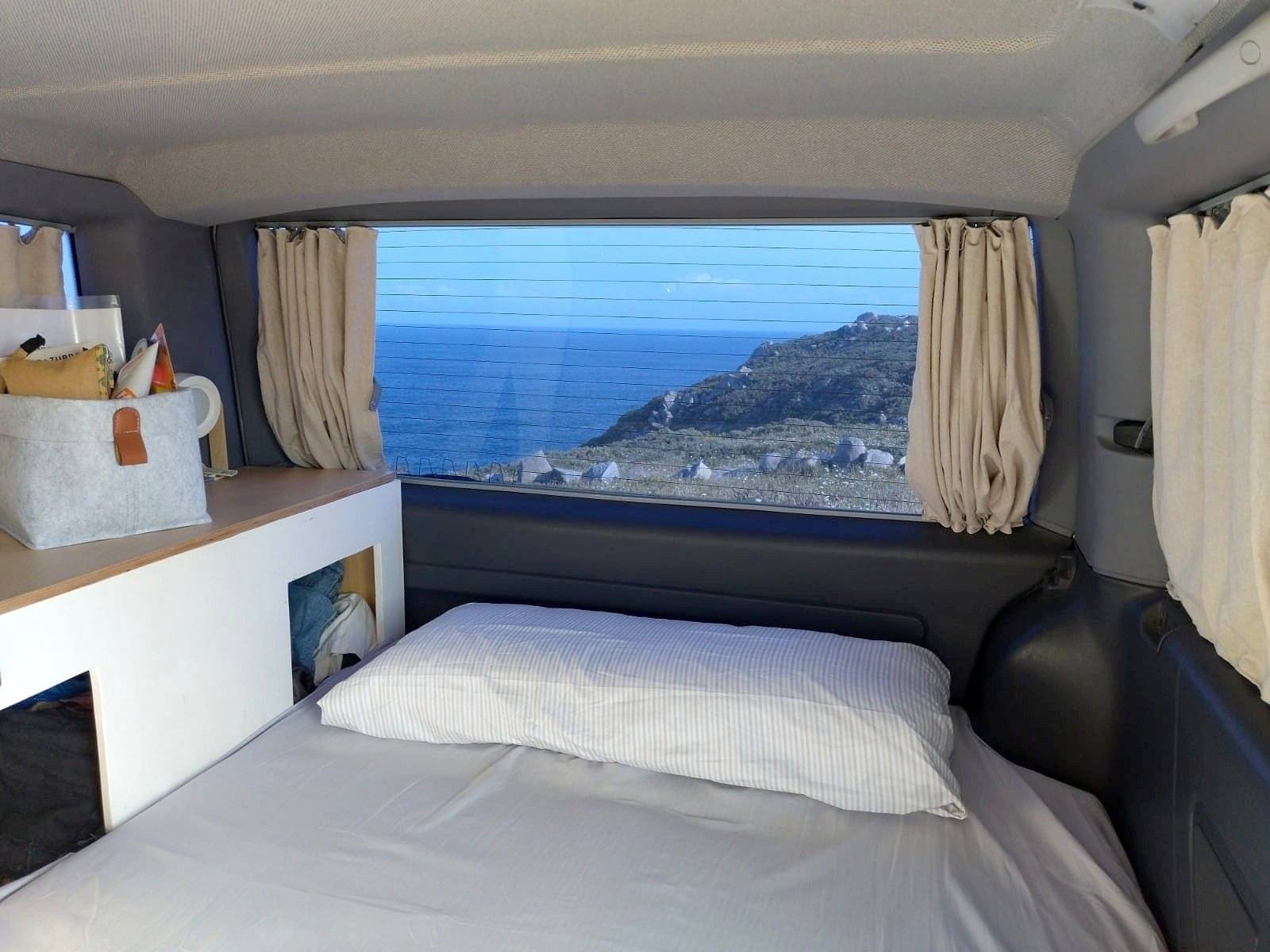 Berth Mercedes Vito 110 CDI - Yescapa