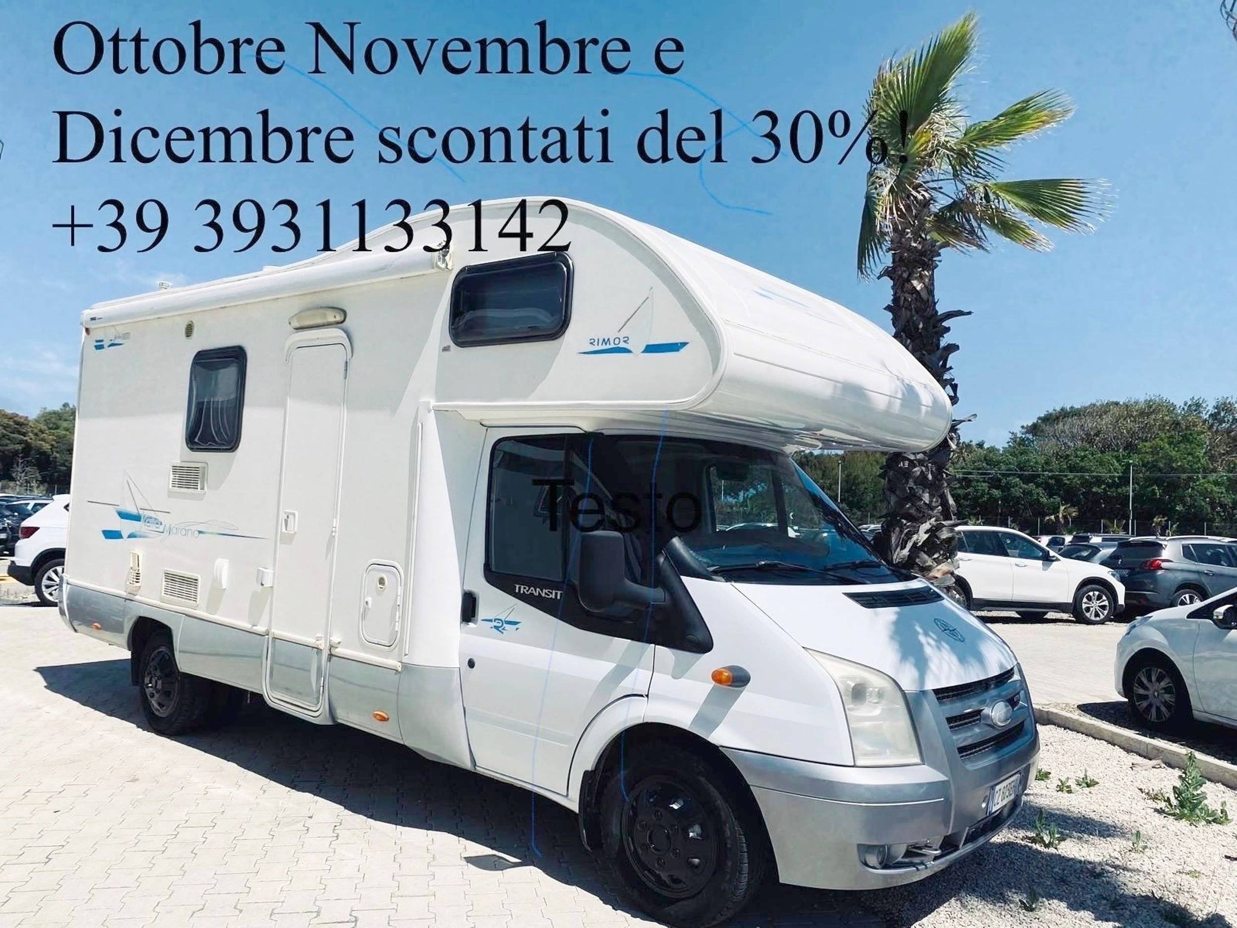 Vista frontale a ¾ Ford FORD TRANSIT 140CV - Yescapa