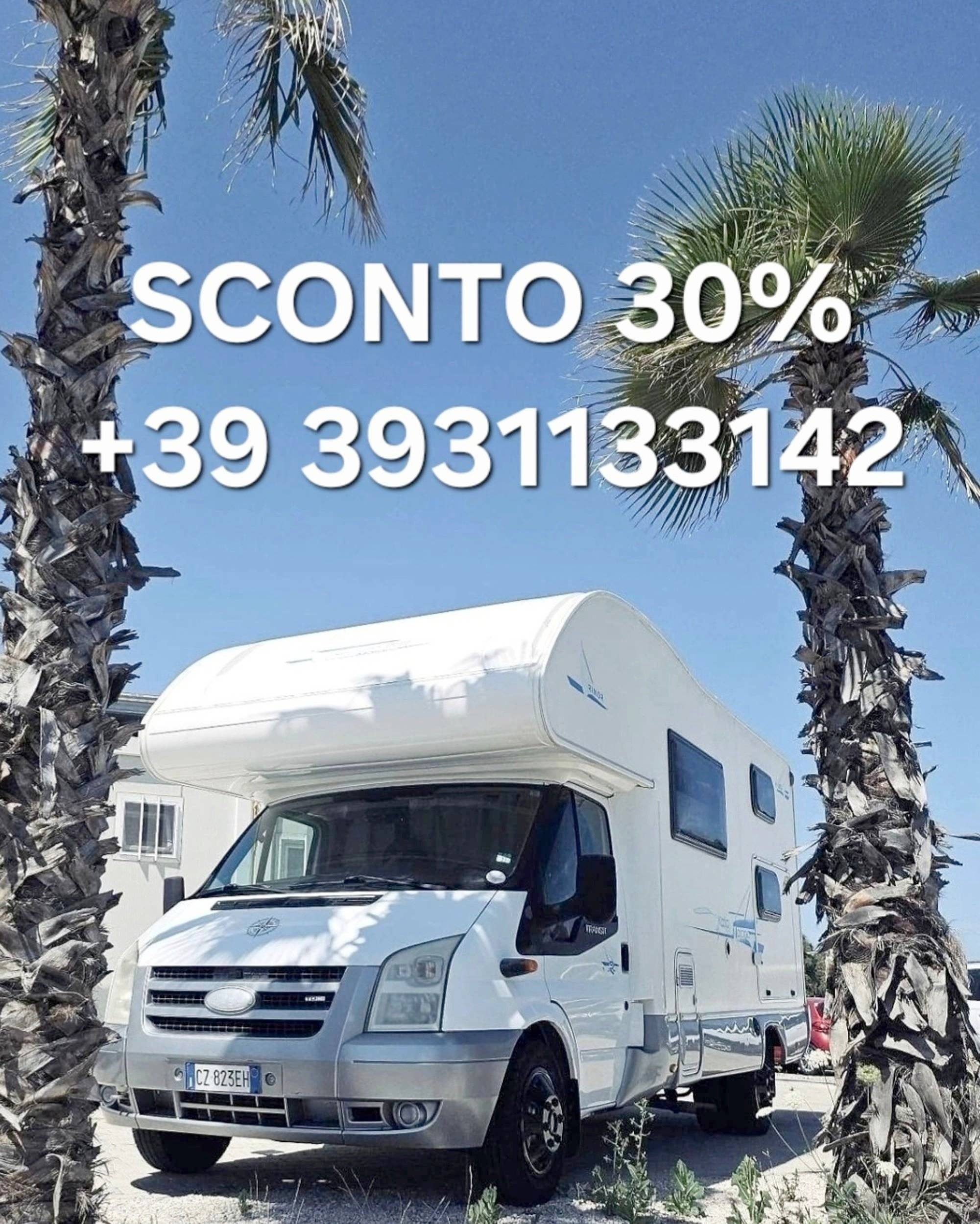 schräge Vorderansicht Ford FORD TRANSIT 140CV - Yescapa