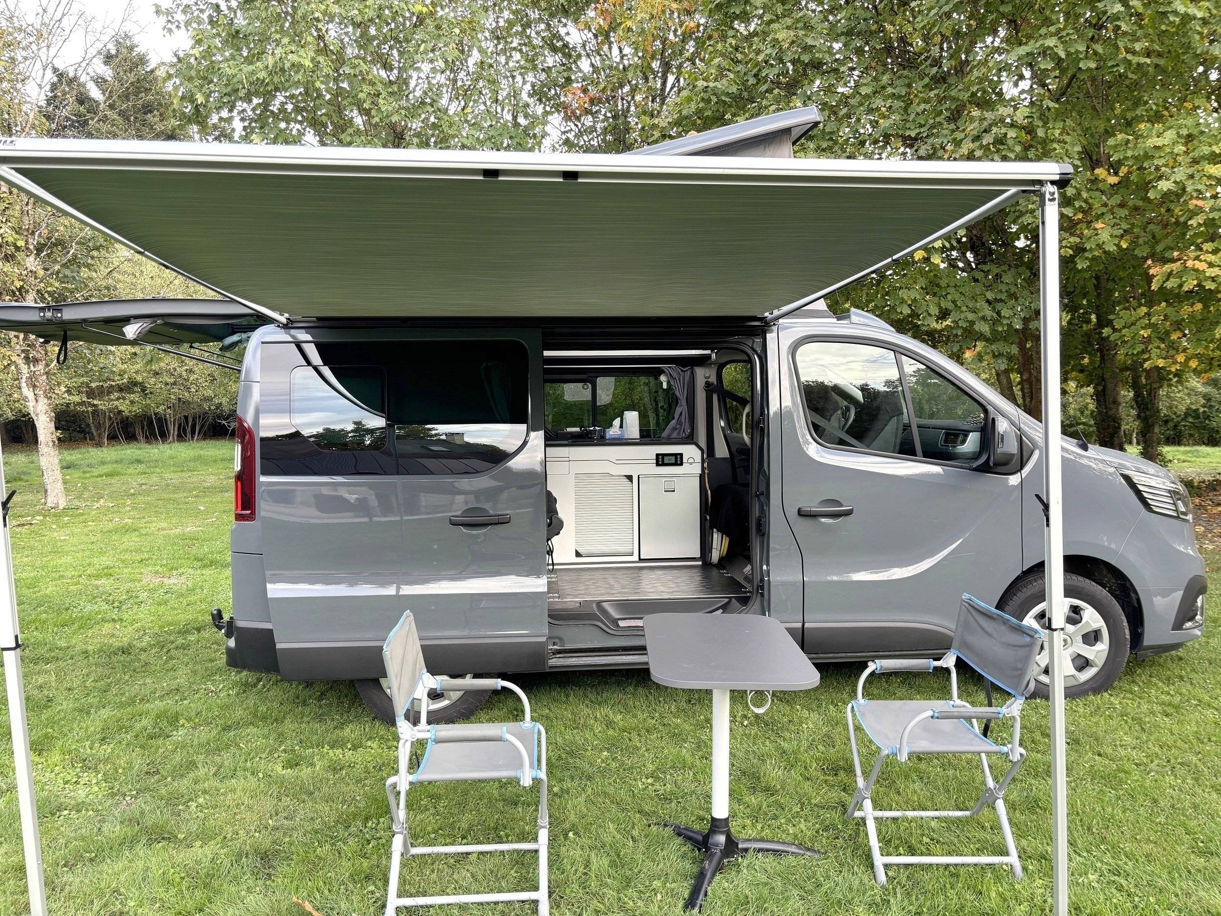 Dinette Renault Trafic 3 - Yescapa