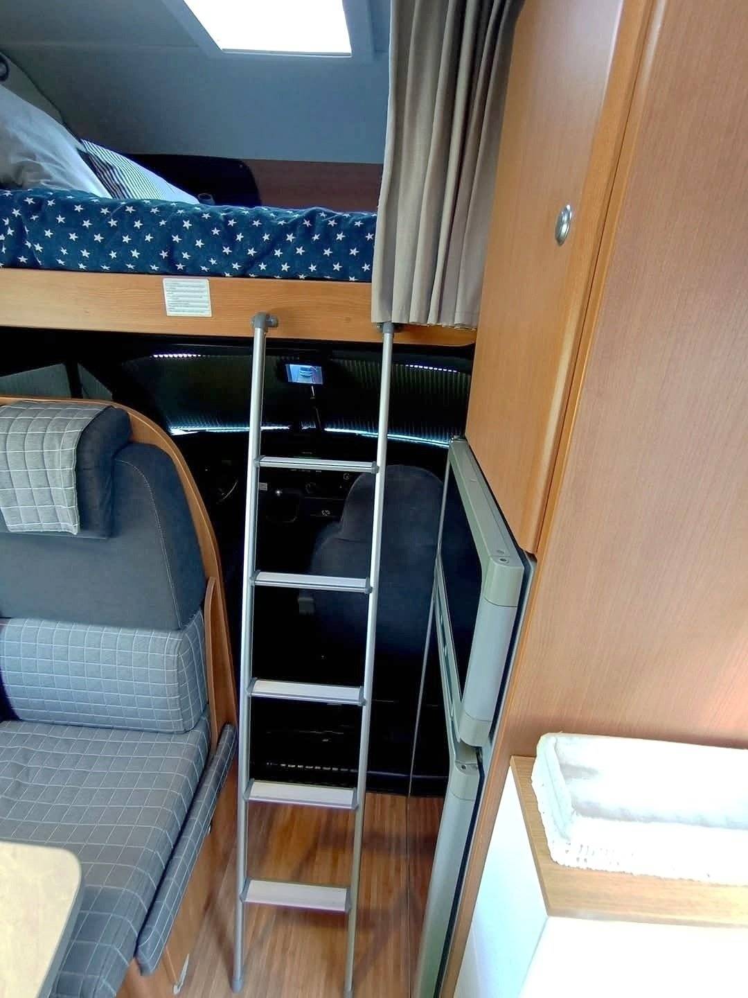 Schlafplätze Ford Transit 2,2 l 140 ch - Yescapa