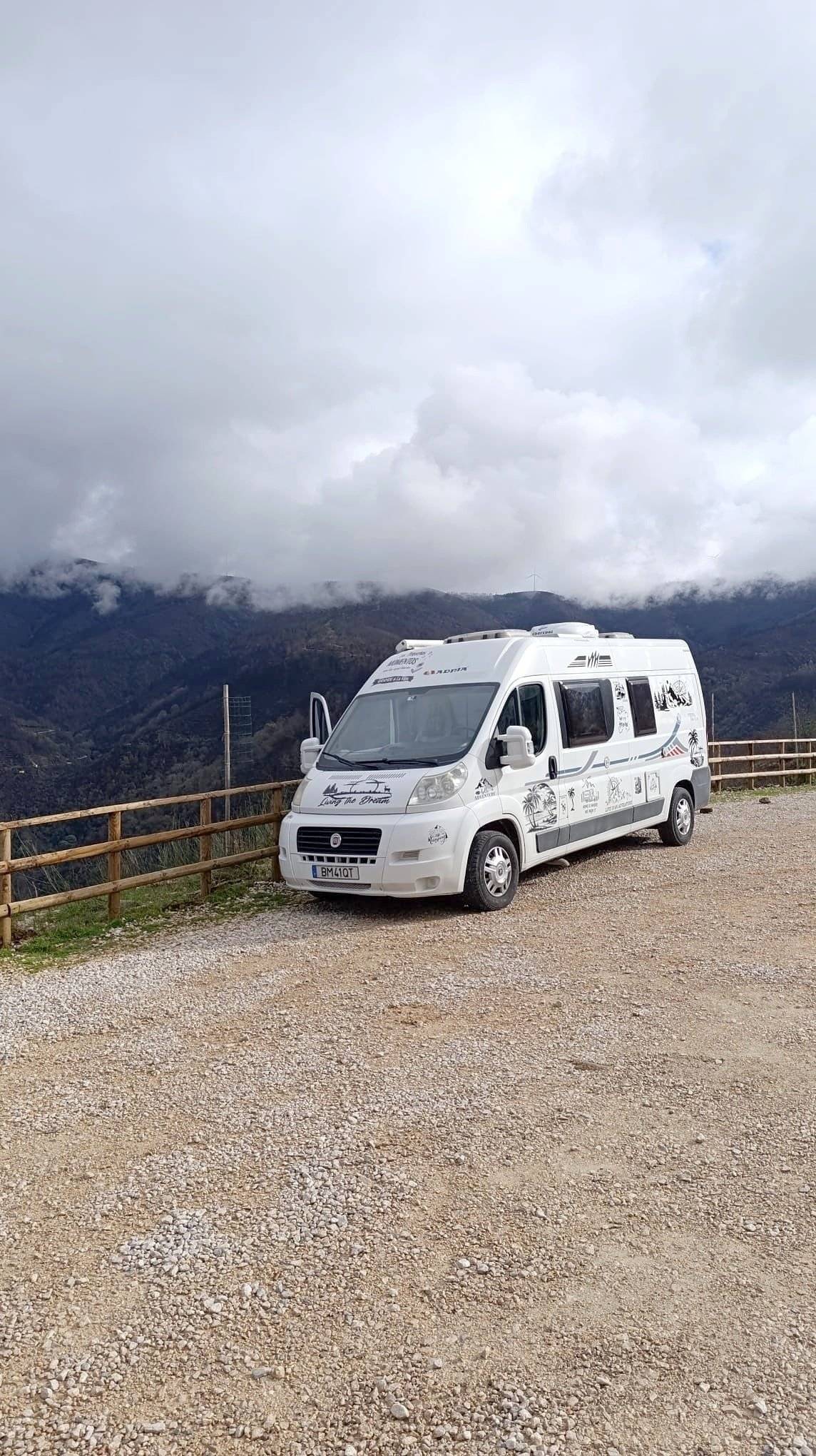 Front view from 3/4 Fiat - Yescapa