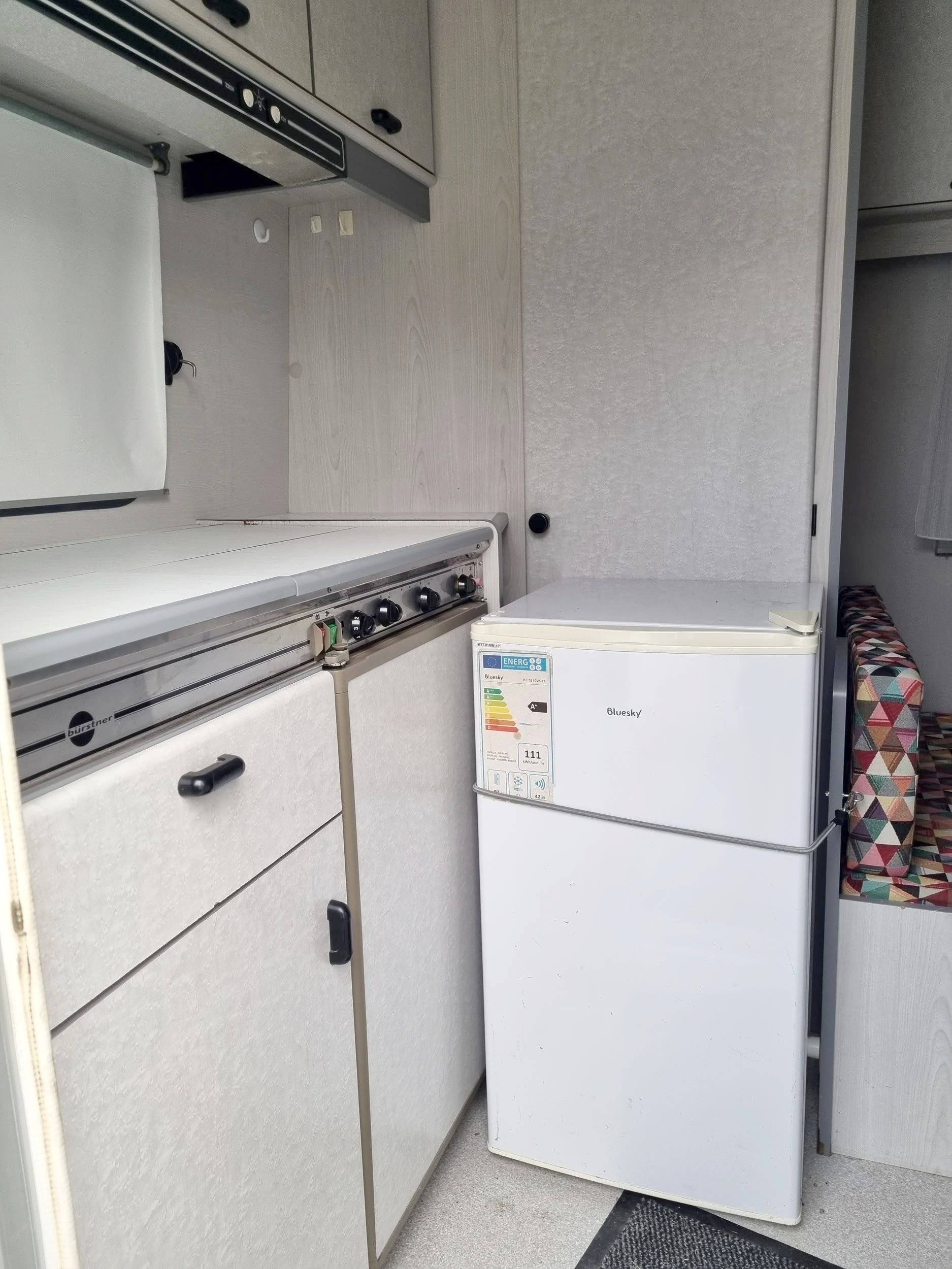 Vista parte trasera del vehículo  - Yescapa