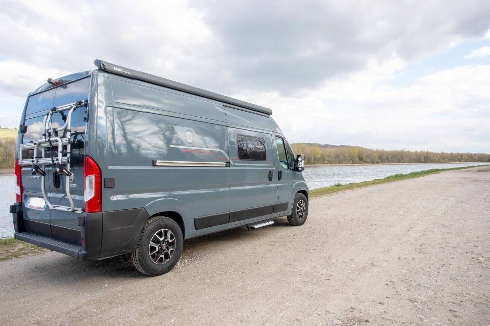 Vista frontale a ¾ Fiat - Yescapa