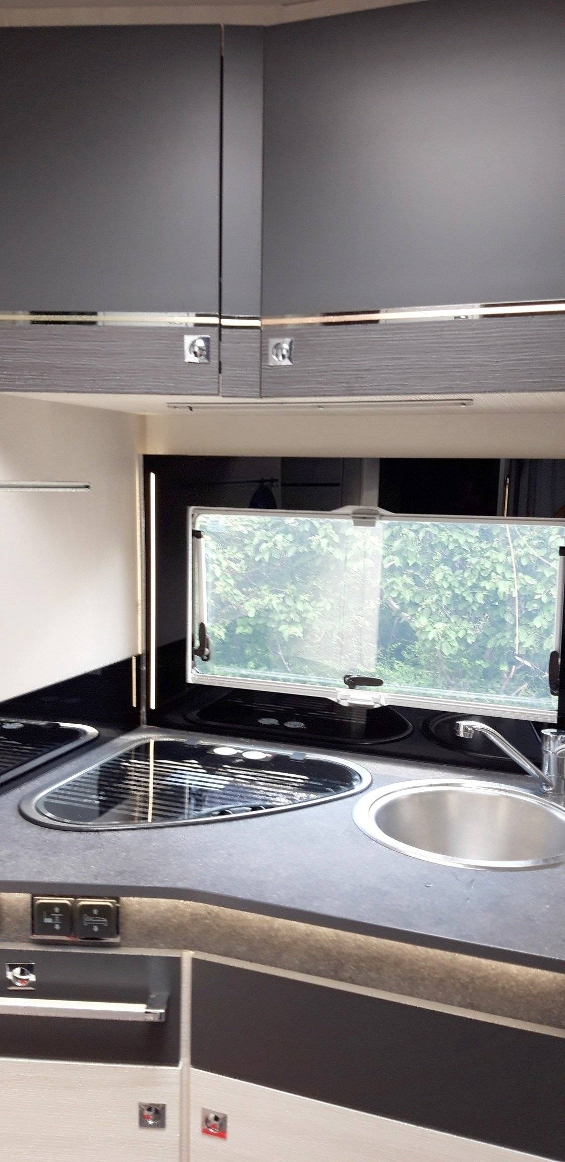 Challenger Quartz 380