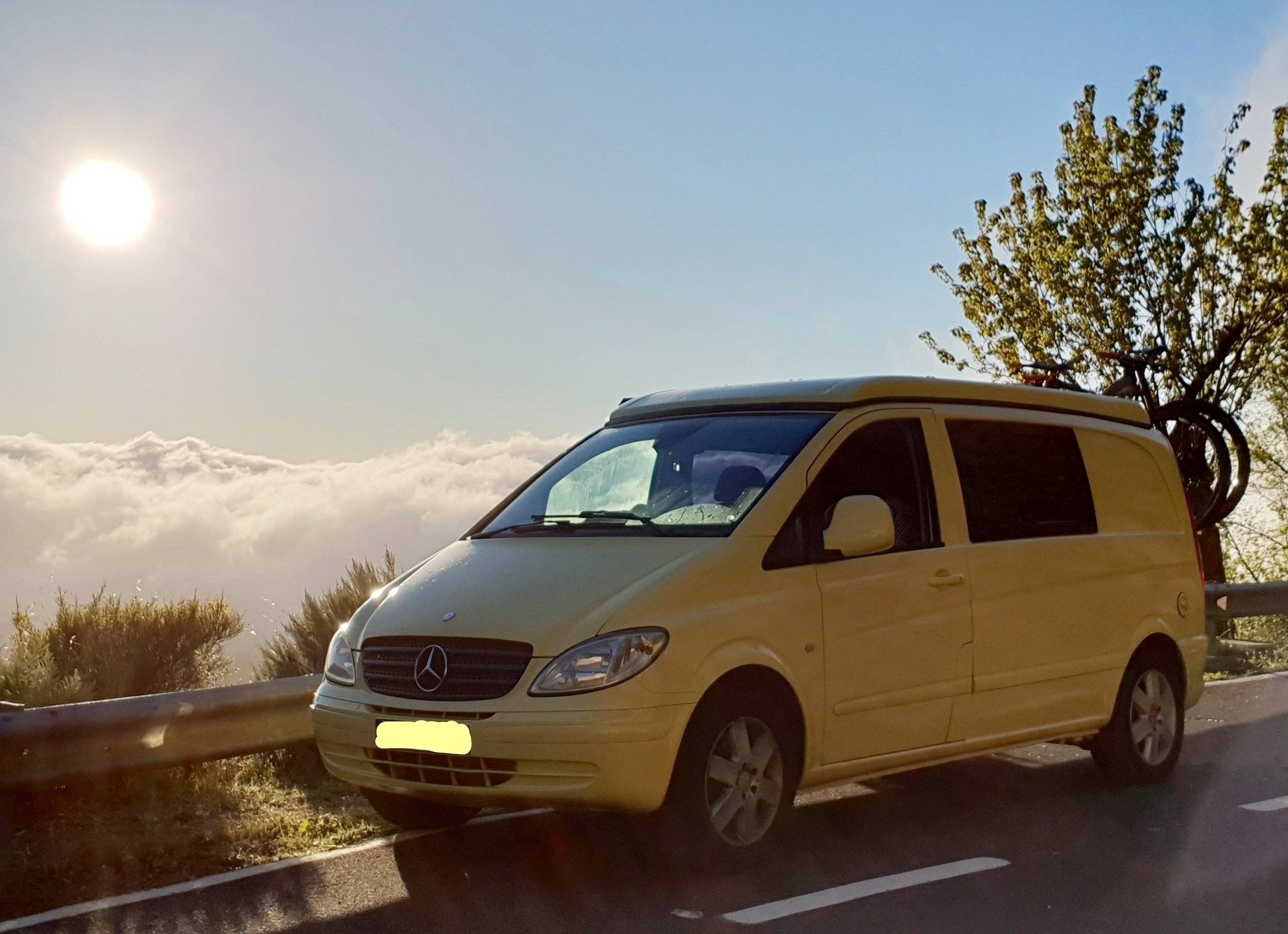 Front view from 3/4 Mercedes Vito 111 CDI 116 ch - Yescapa