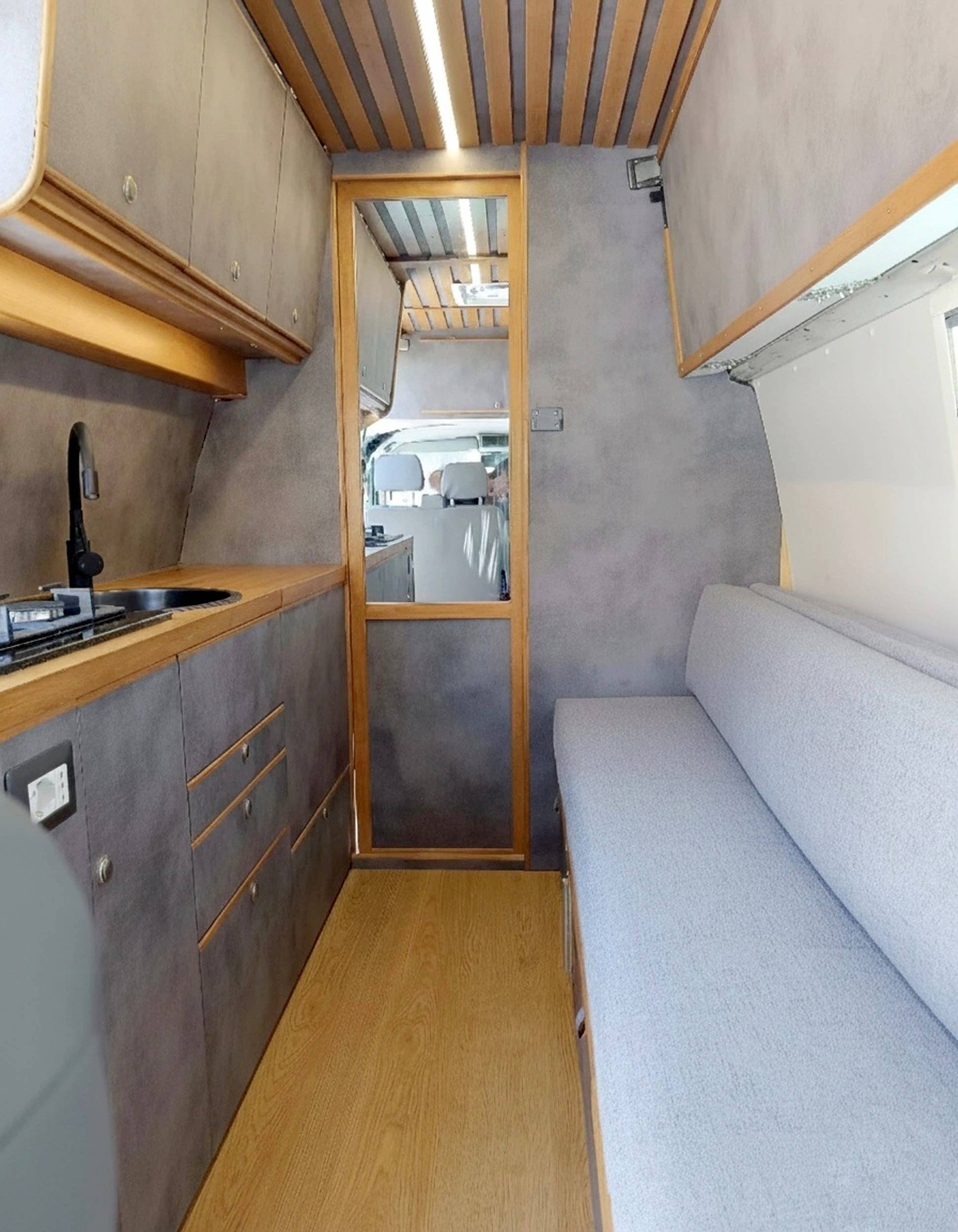 Volkswagen T5 2,5 l 130 ch