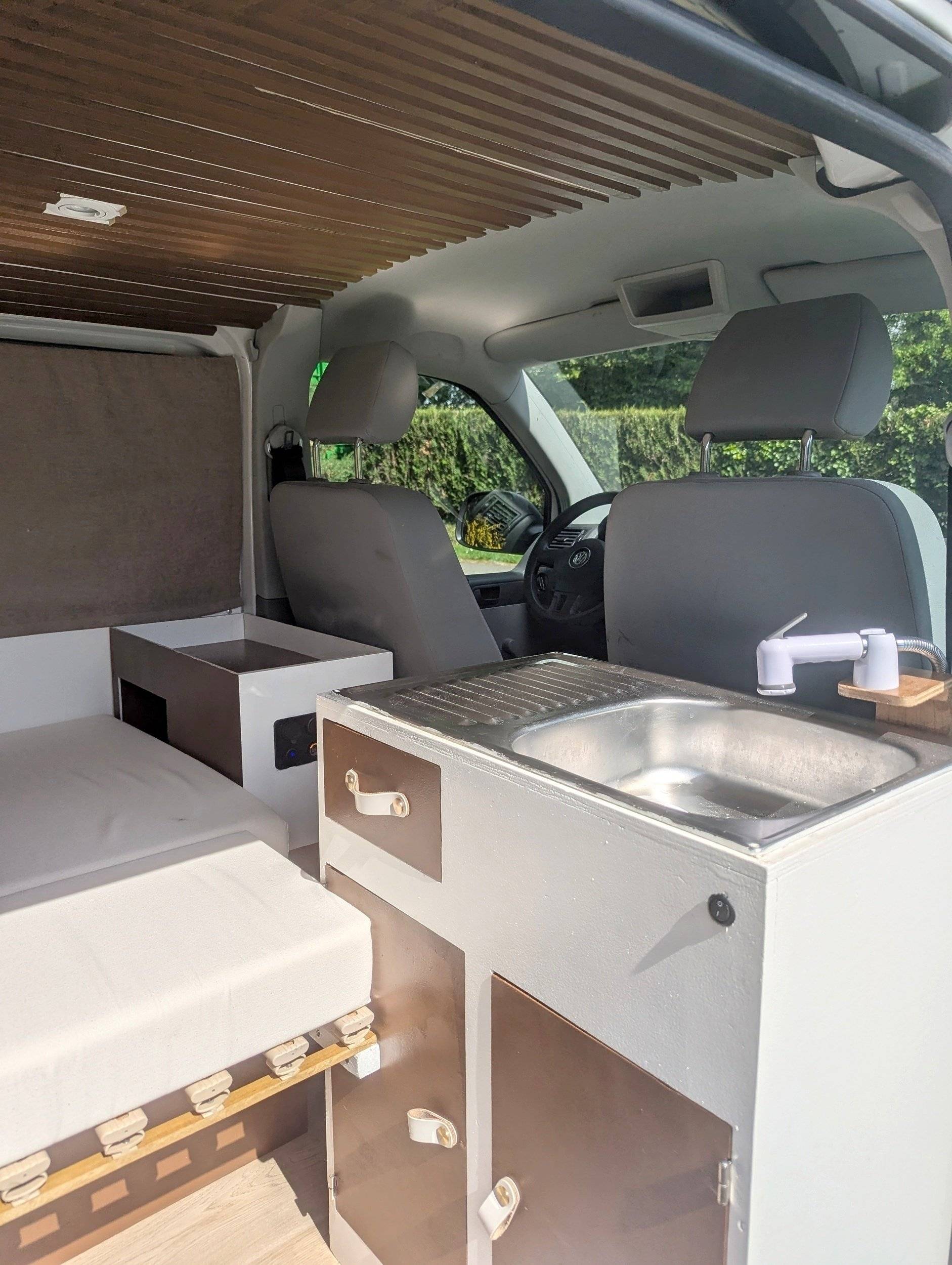 Volkswagen T5 2 l 84 ch