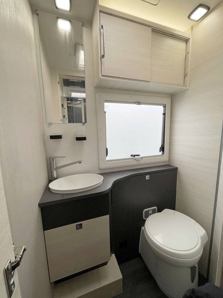 Challenger Challenger 380