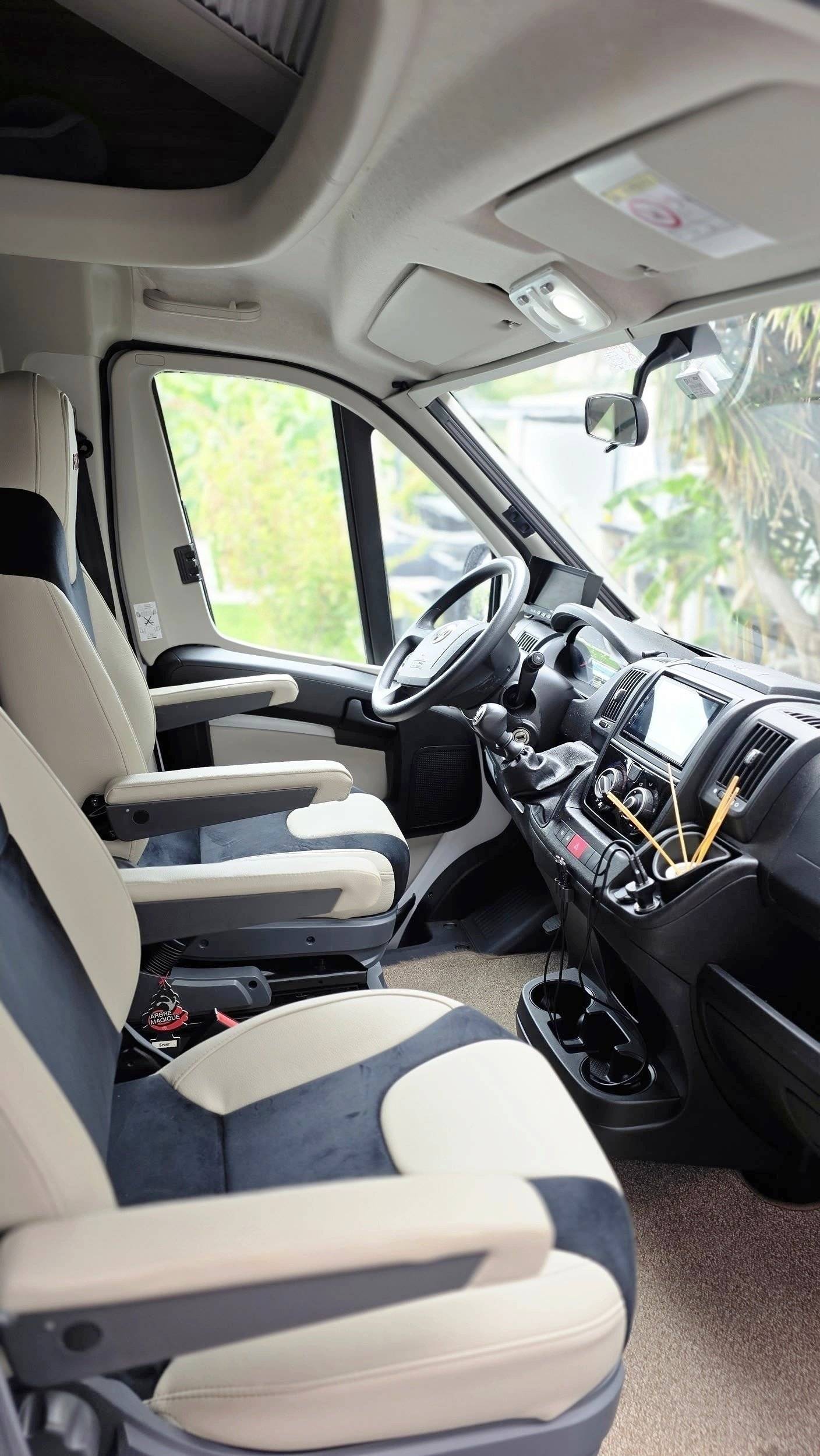 Pilote P716 P Essentiel