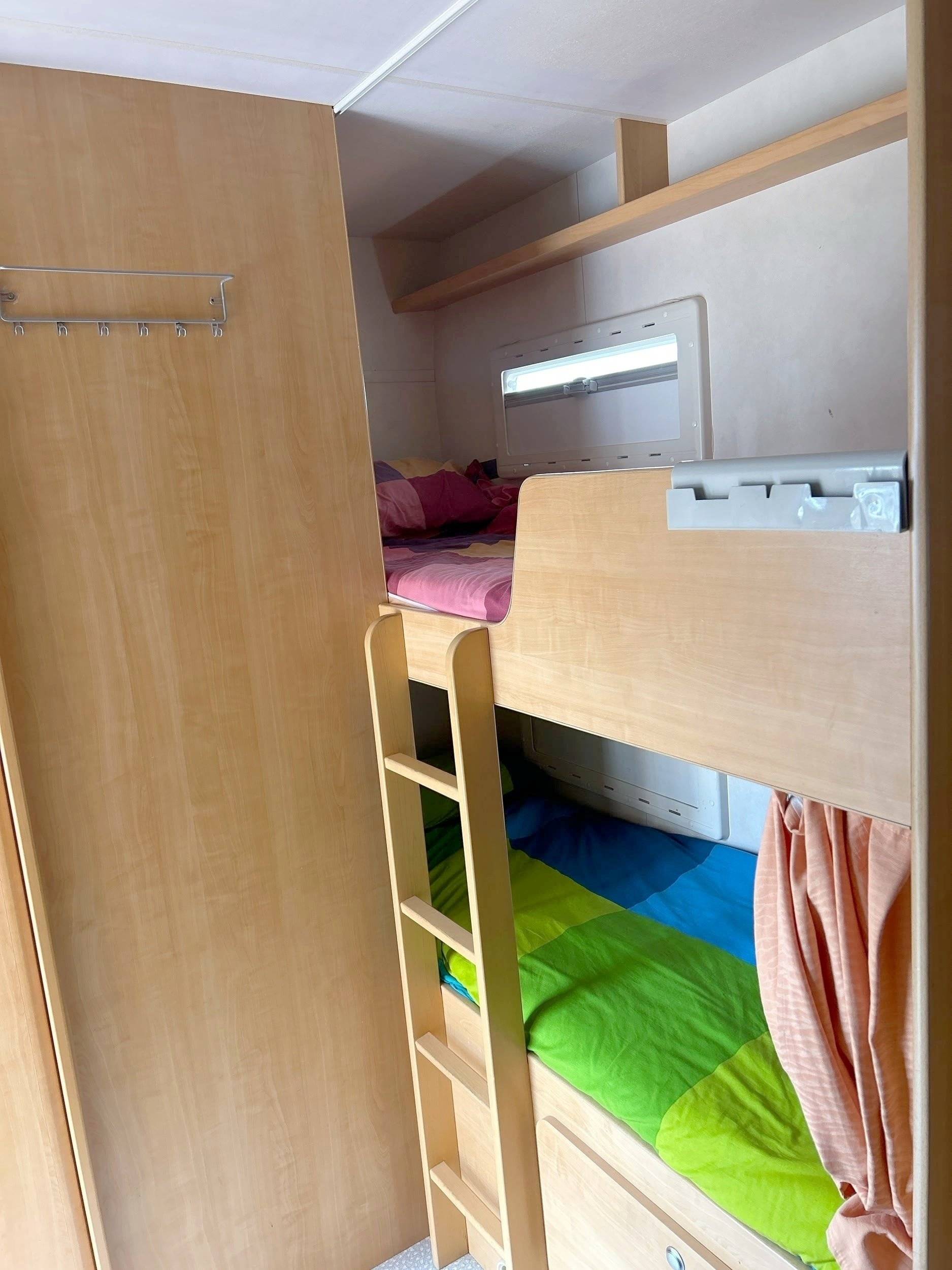 Plazas en cama Fiat ducato 2.8JTD - Yescapa