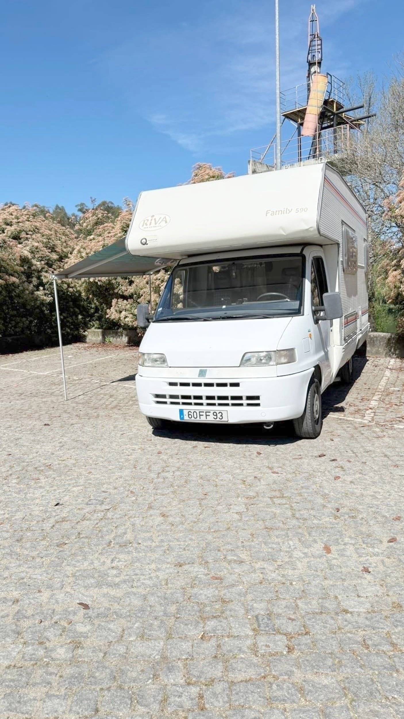 Front view from 3/4 Fiat Ducato 2,8 l 115 ch/Al-Ko - Yescapa