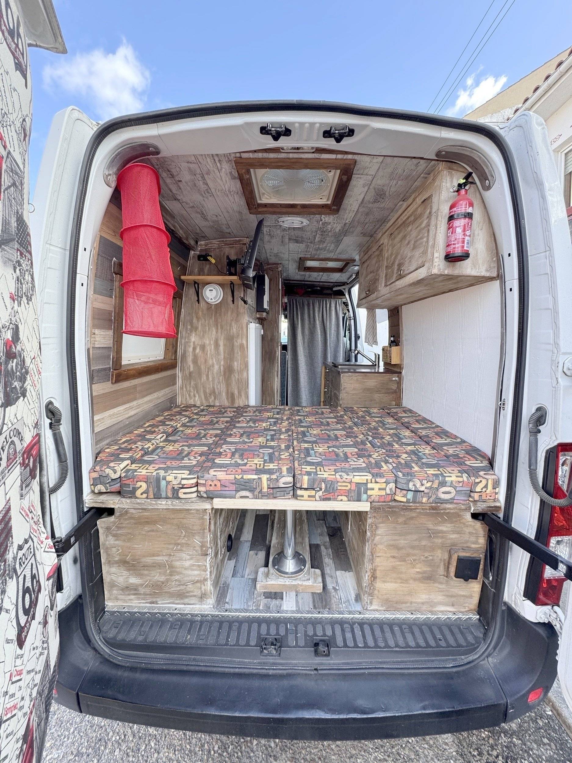 Slaapplaatsen Renault Master 2,3 l 130 ch - Yescapa