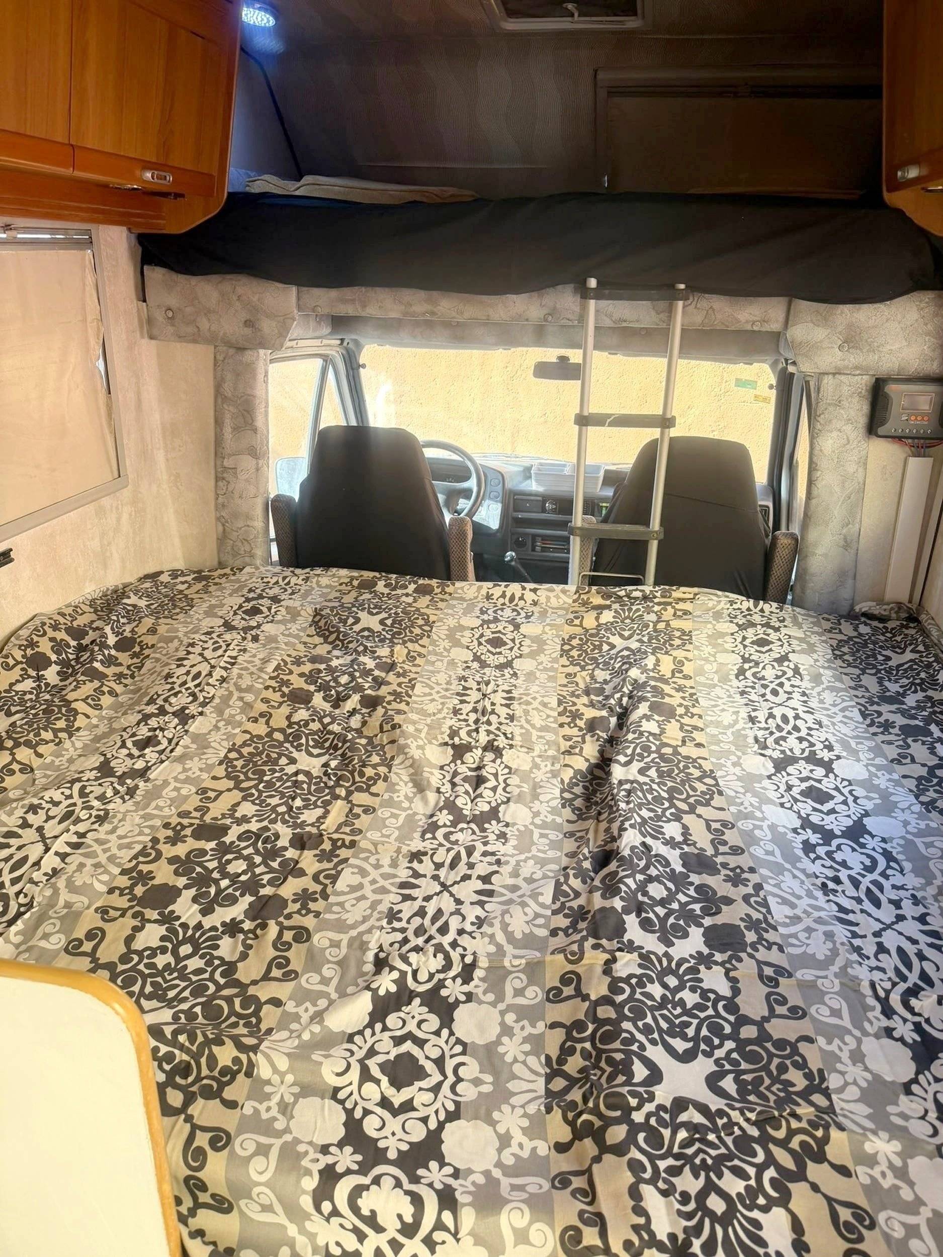 Berth Ford 2500 - Yescapa