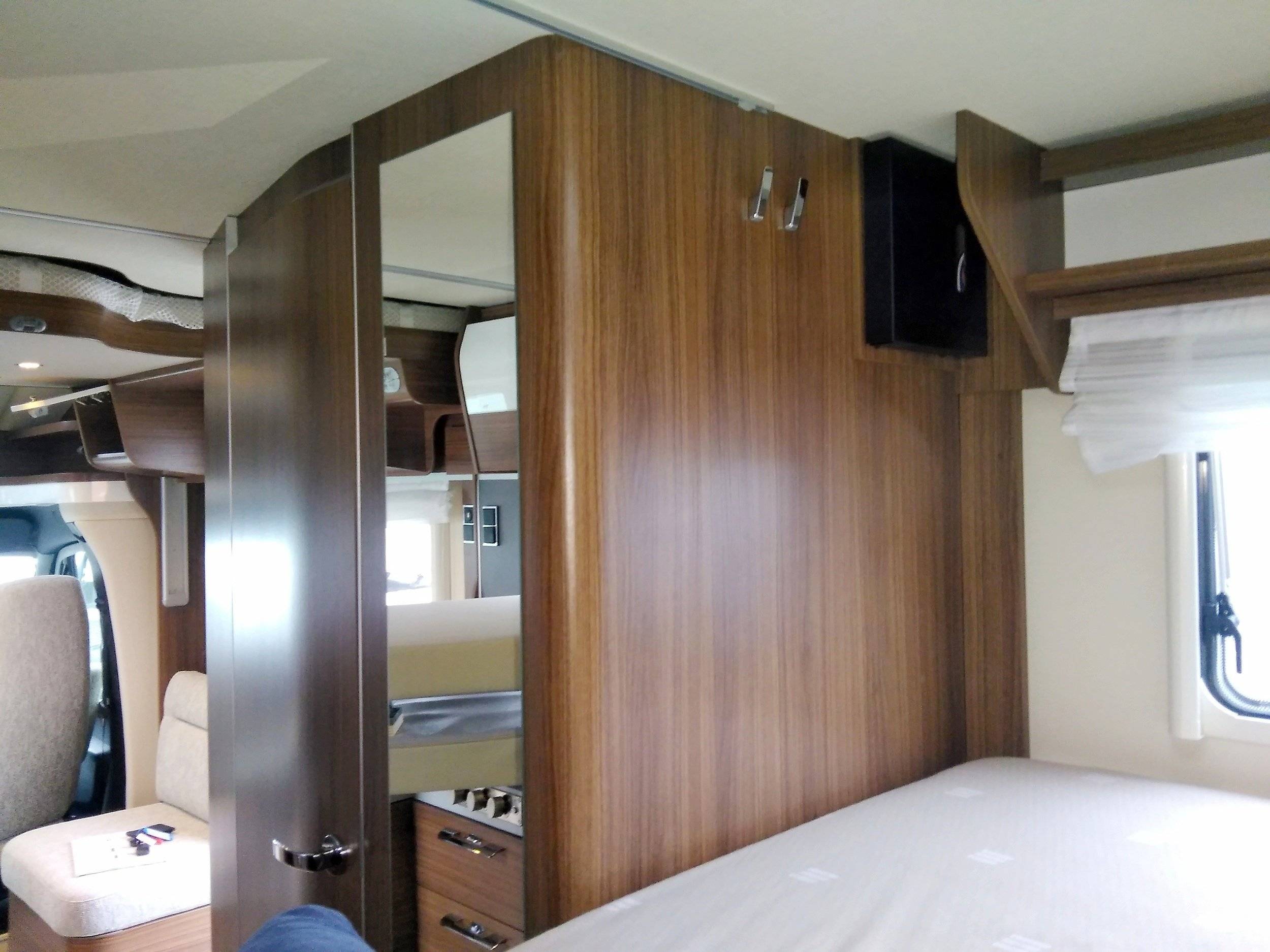 Berth Mercedes - Yescapa