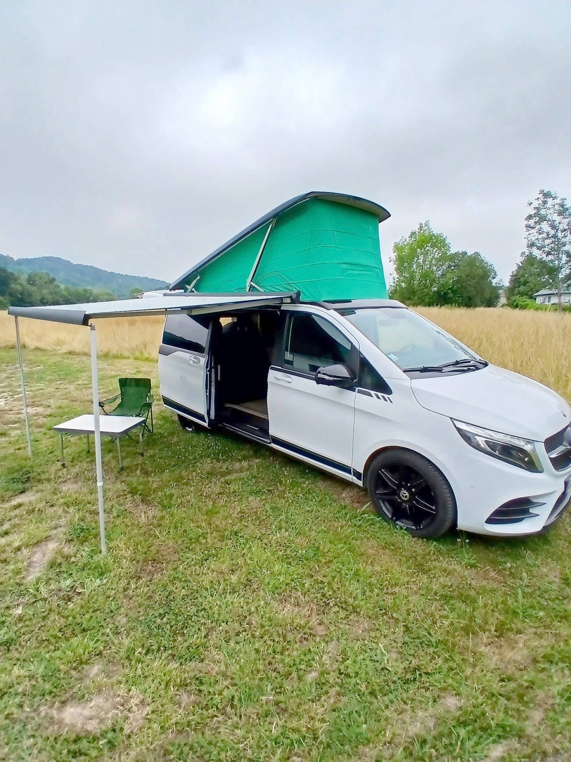 Vista de 3/4 Mercedes Marco Polo boite auto - Yescapa