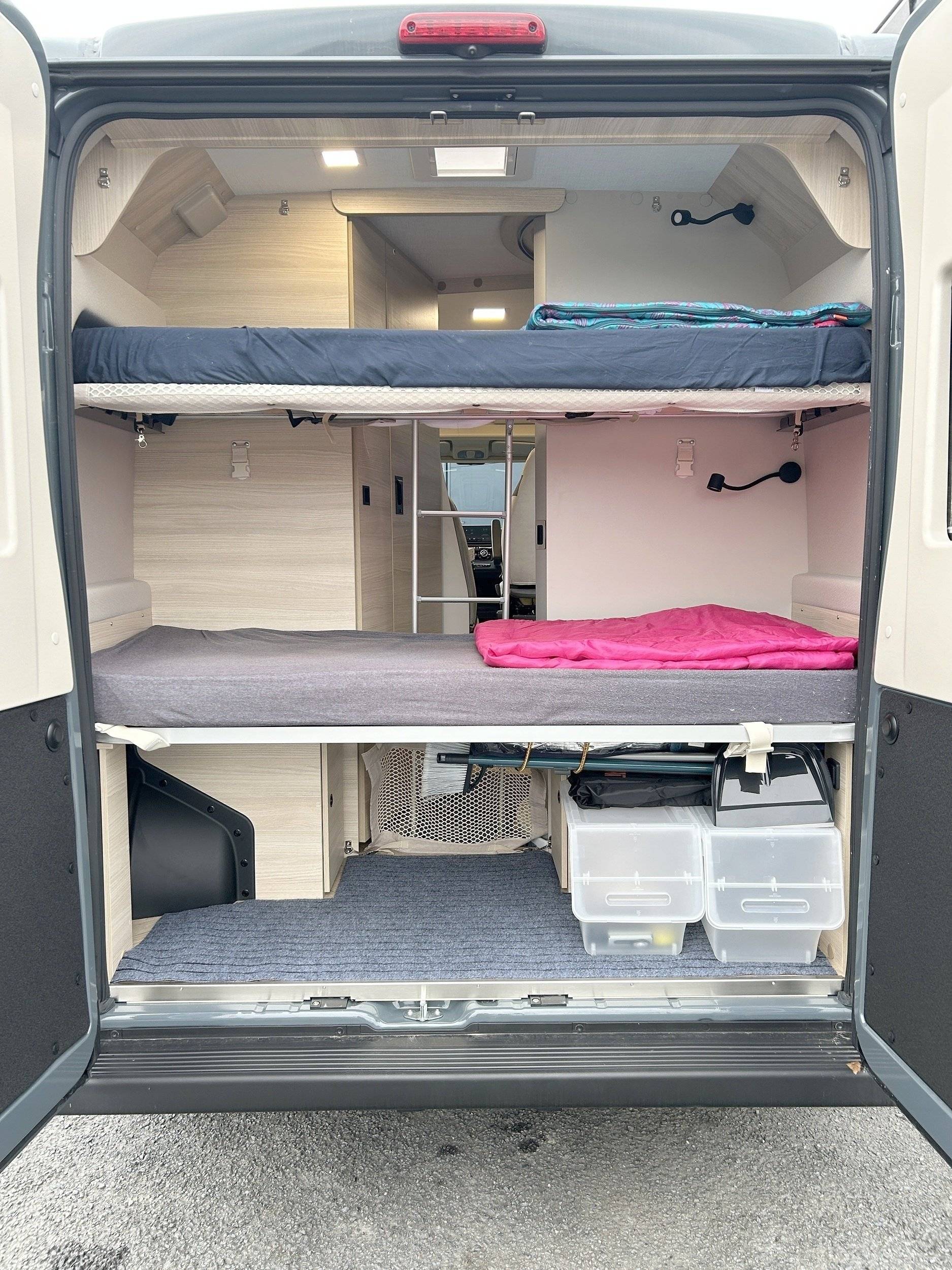 Couchages Fiat Fiat Ducato 2.2l 140 CV - Yescapa