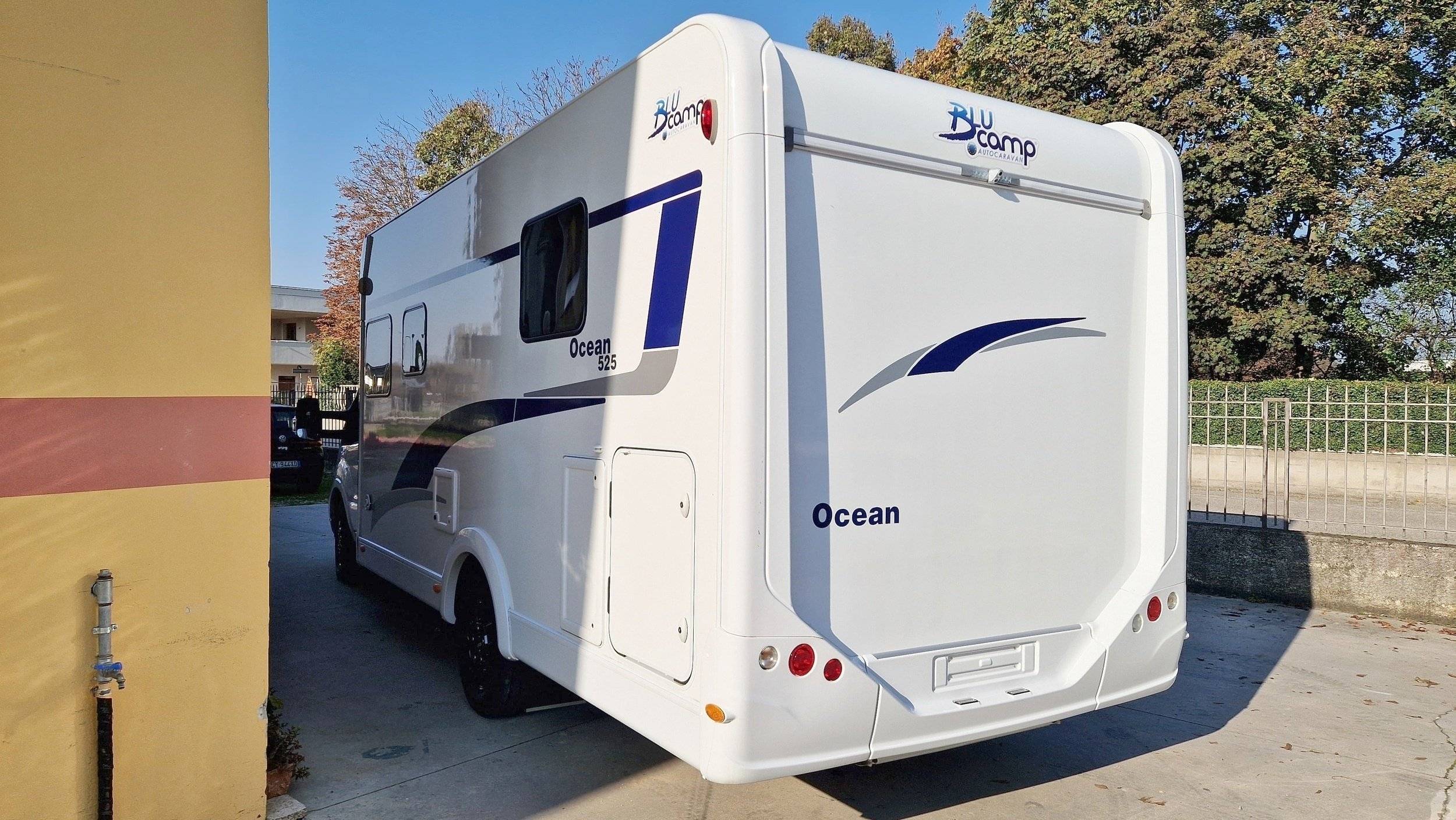 Blucamp Ocean 525