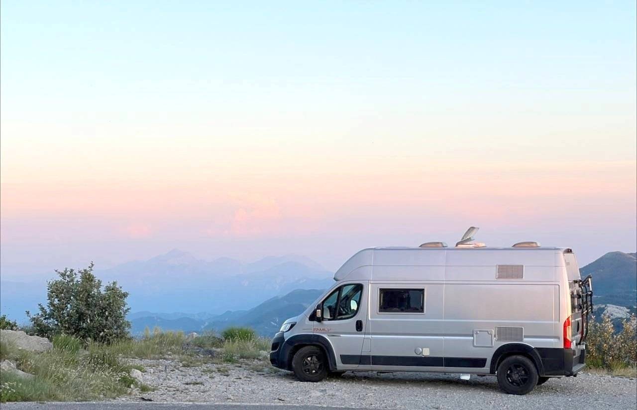 Dreamer Family Van Select Rapido